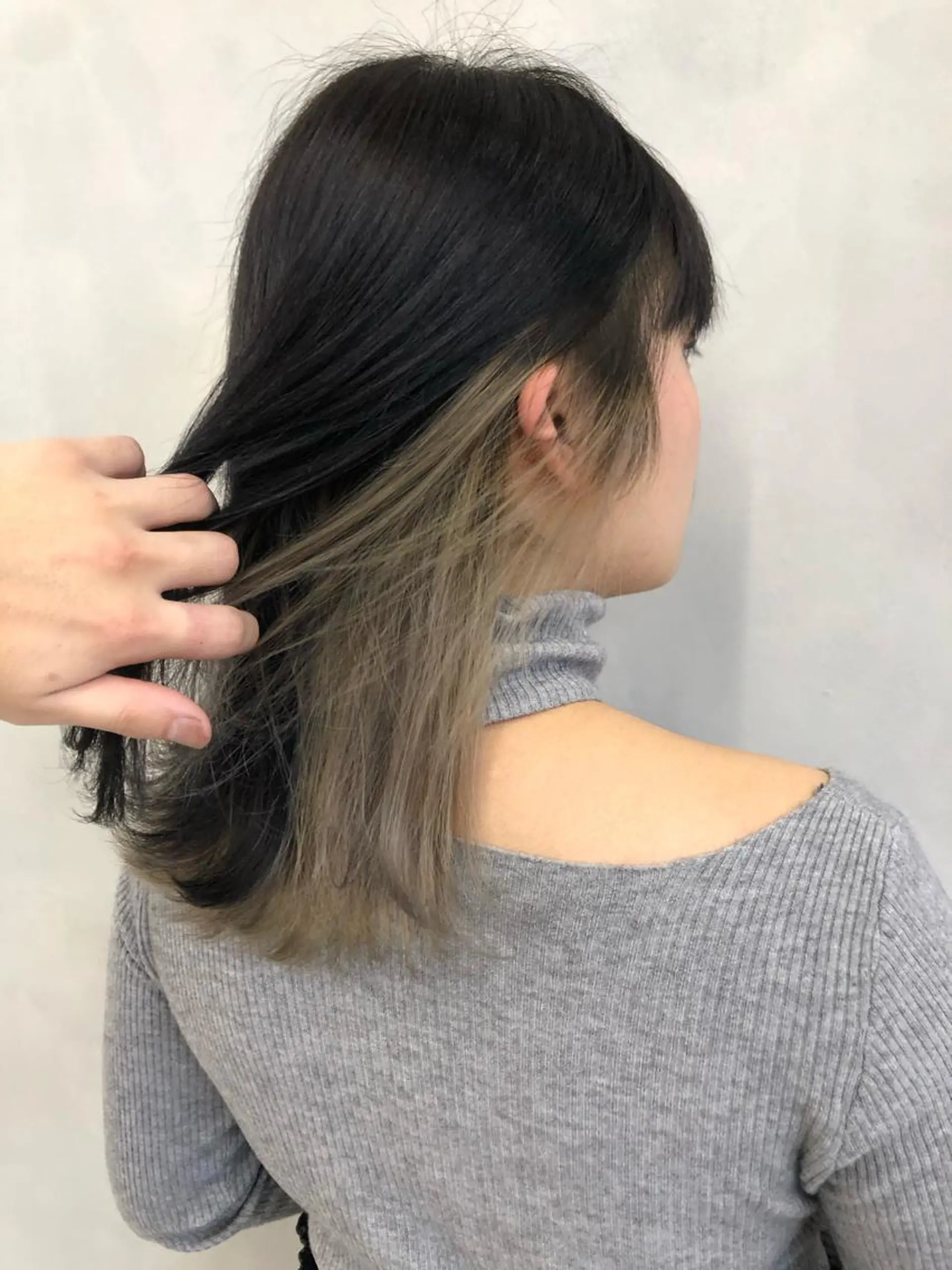 ミディアム カラー 艶ハイトーンブリーチ 🌈小林侑雅のヘアスタイル