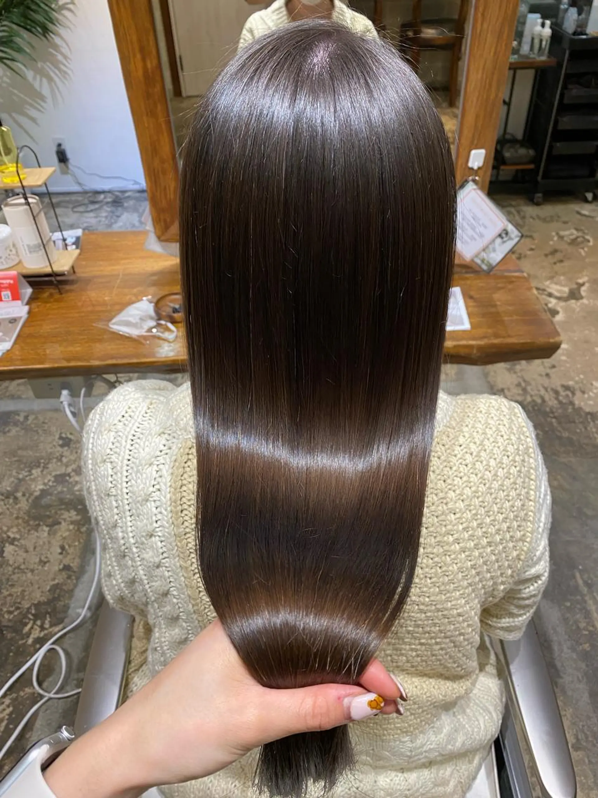 ロング カット 縮毛矯正 トリートメント ヘッドスパ putri店長 和田鈴采のヘアスタイル