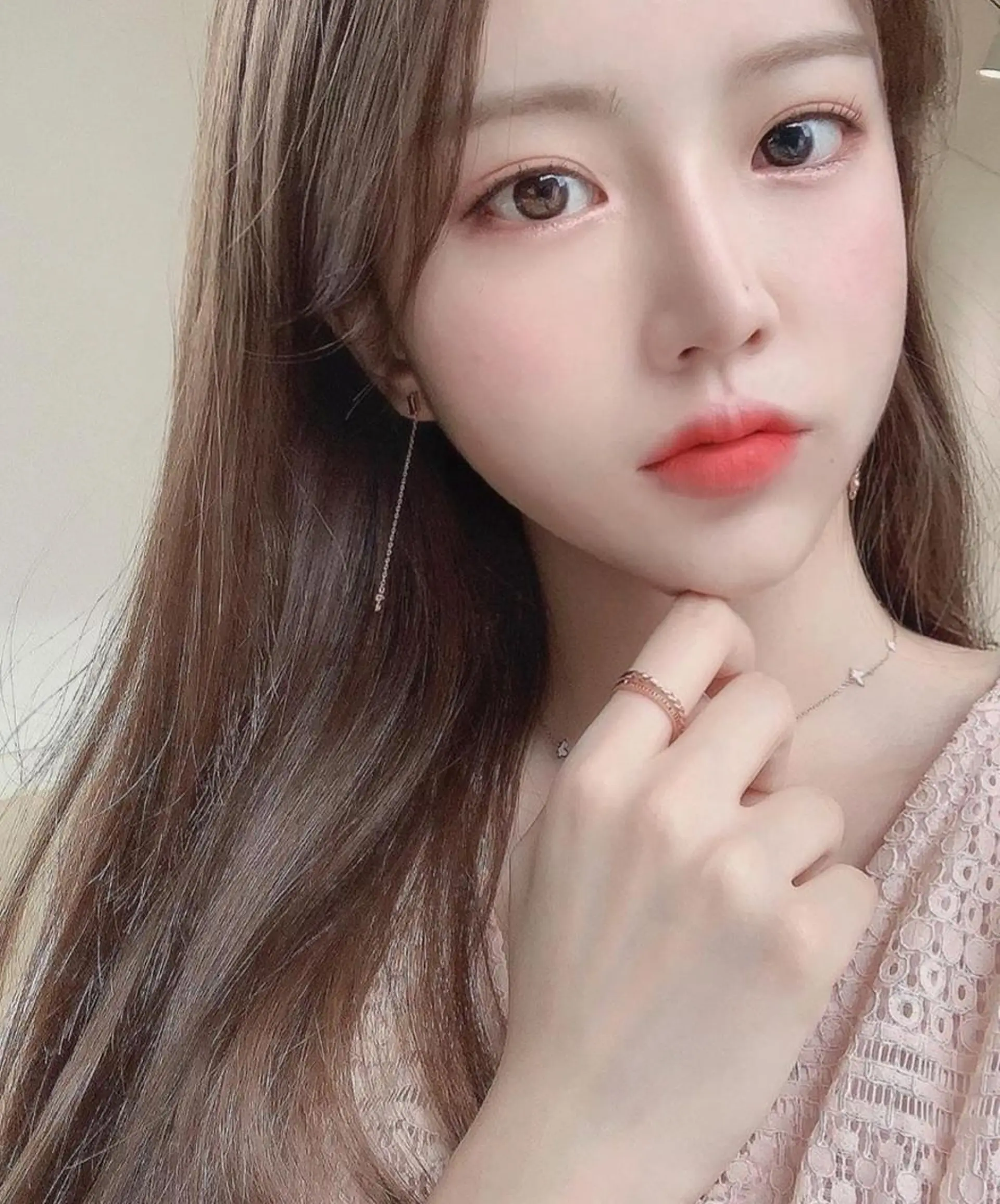 セミロング カラー アッシュ 透明感カラー イルミナカラー ピンクカラー バイオレットカラー カット ヘアカラー トリートメント sinistra シニストラ　足利山下店所属・再来率94％原宿足利 表参道★シニストラのヘアスタイル