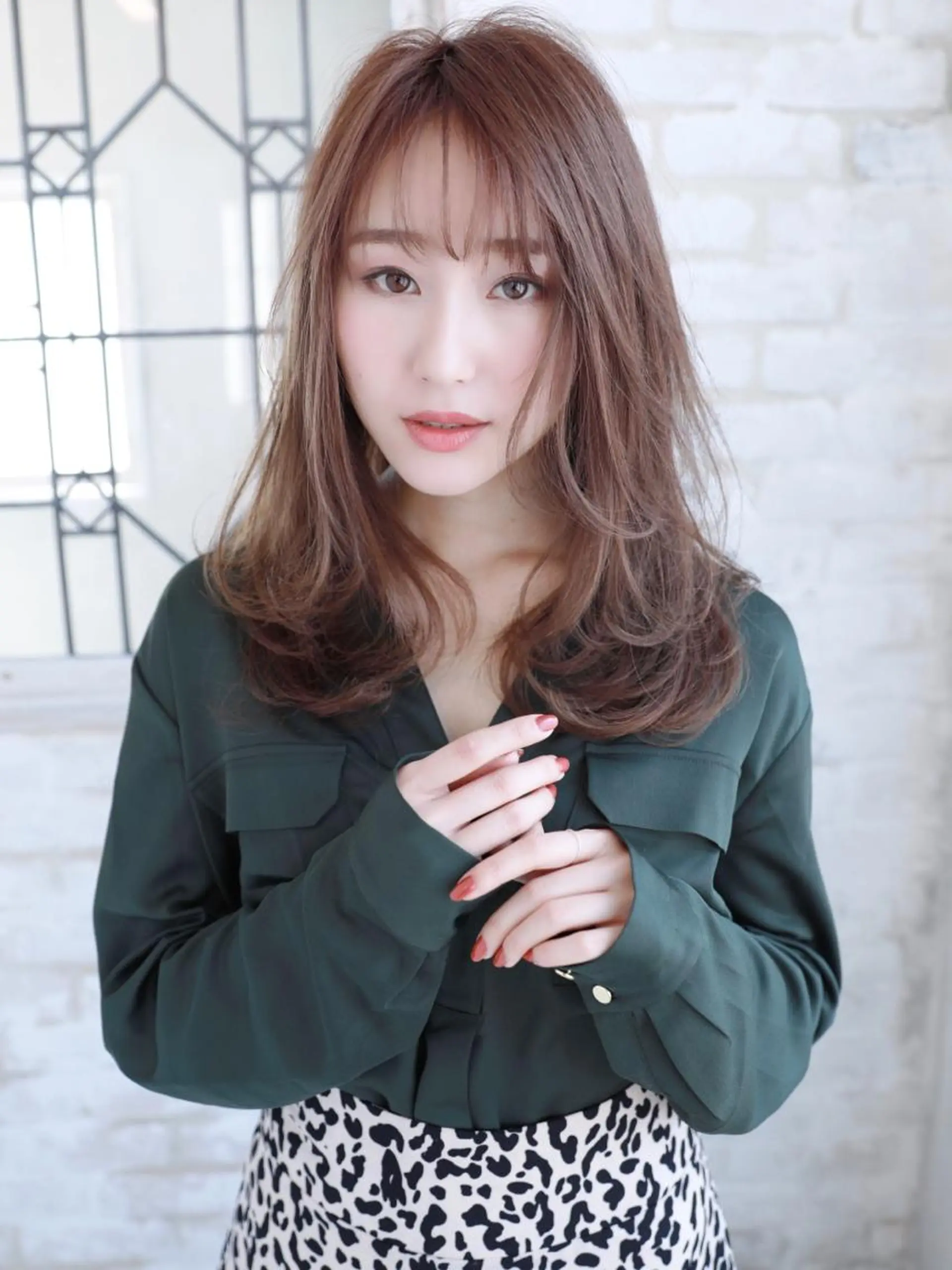 セミロング カラー 透明感カラー ハイライトカラー ハイトーンカラー ハイライト &グループ代表取締役 KOHEIのヘアスタイル
