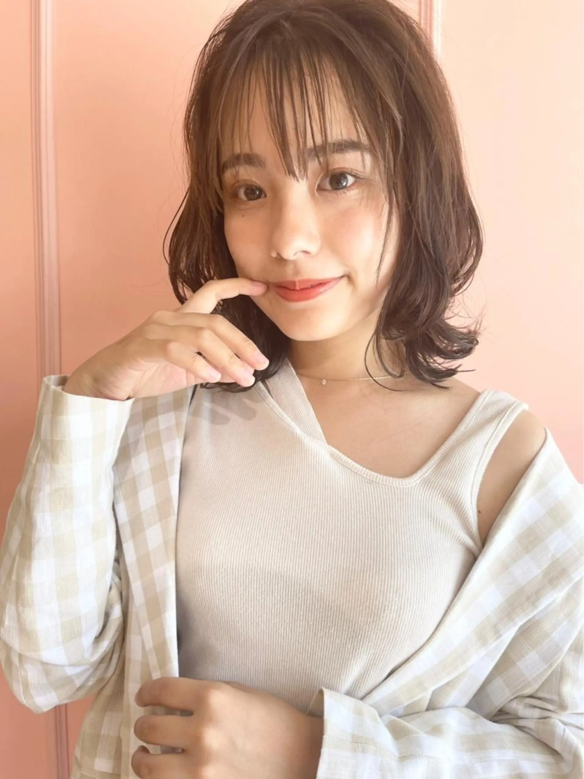 ミディアム カラー 梛木 唯のヘアスタイル