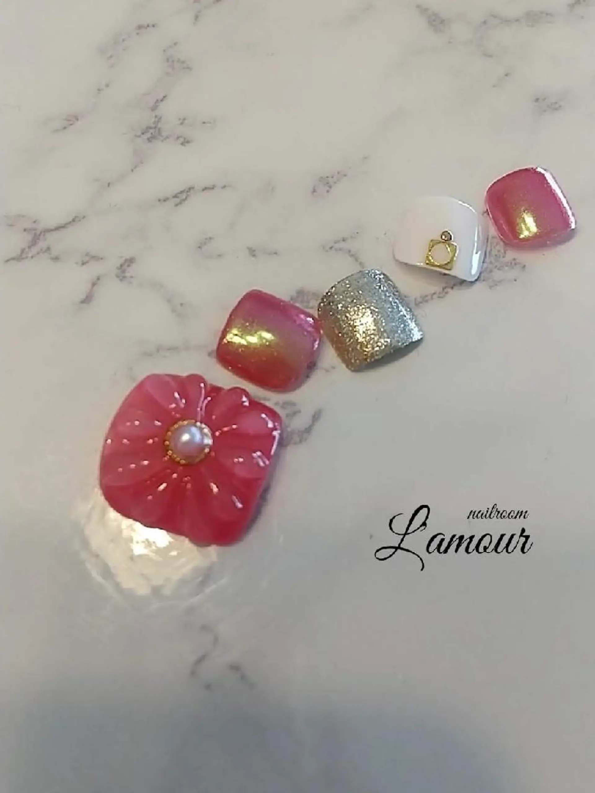 ネイル フットネイル グラデーション 韓国ネイル ラメ(グリッター) ラメグラデーション L'amour 吹田市のネイルデザイン