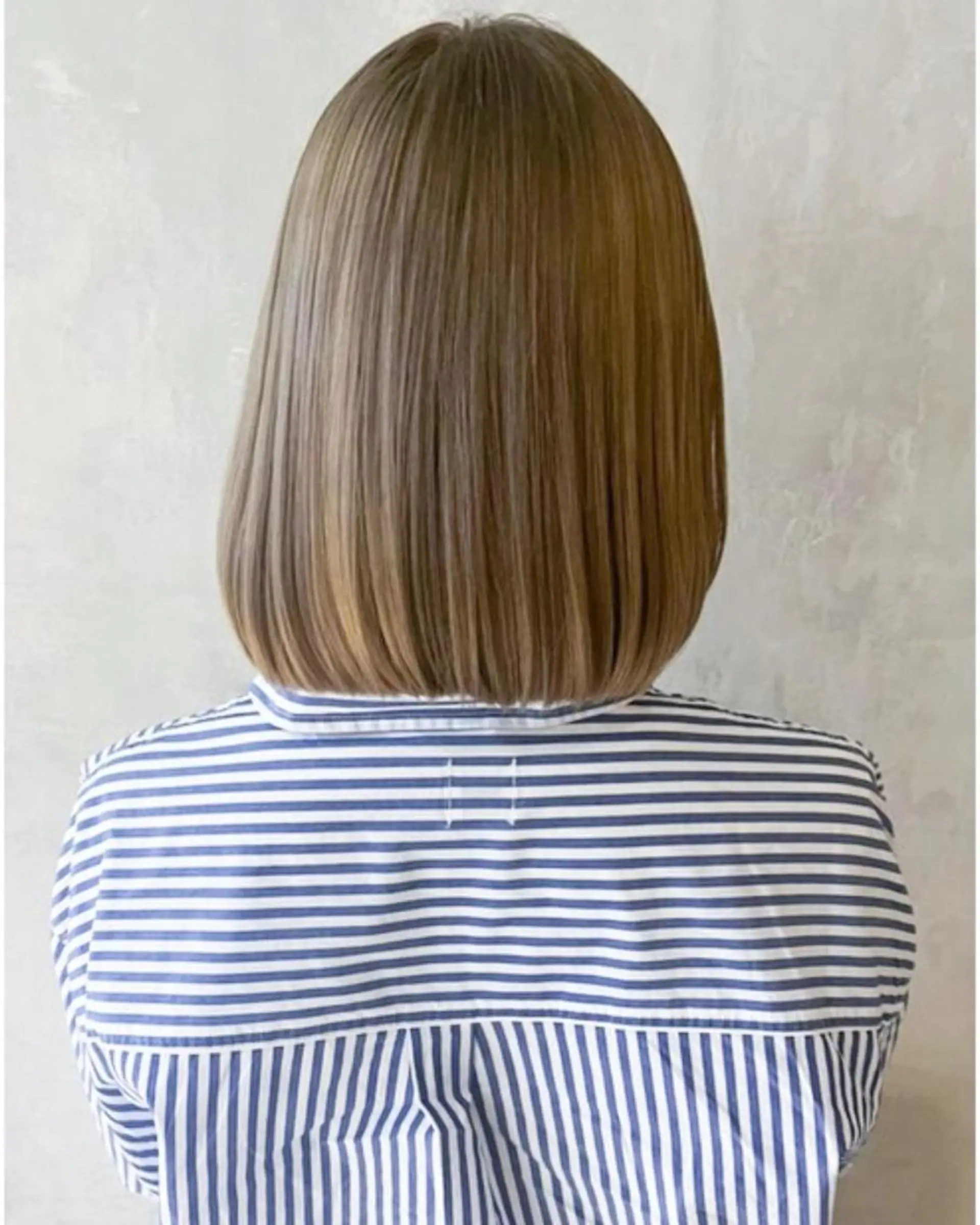 ミディアム カラー ベージュカラー ミルクティーベージュ LAFRE (ラフリ)所属・ケアブリーチ 黒瀬有汰のヘアスタイル