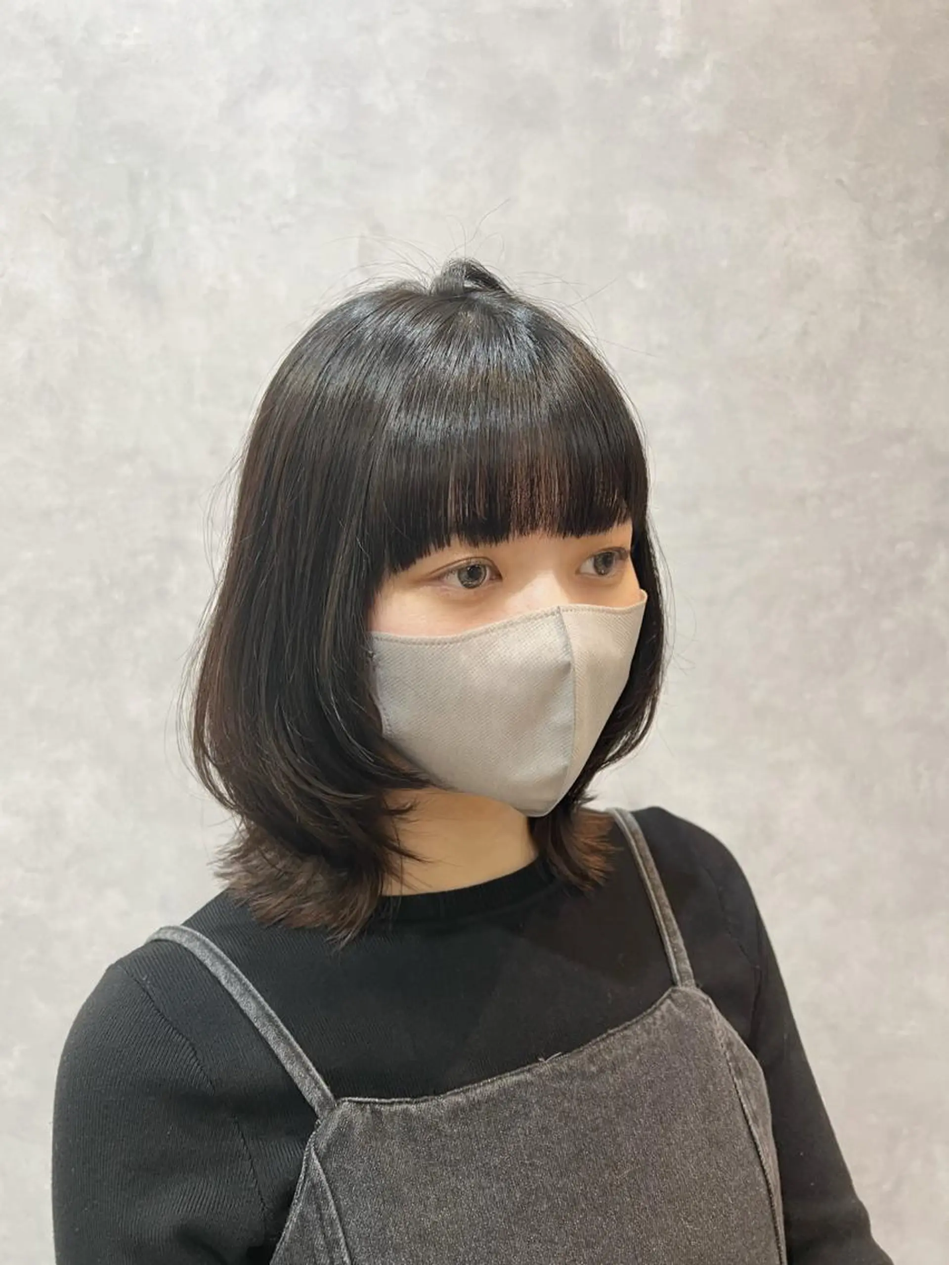 ミディアム カラー ウルフカット 中村 ひなたのヘアスタイル