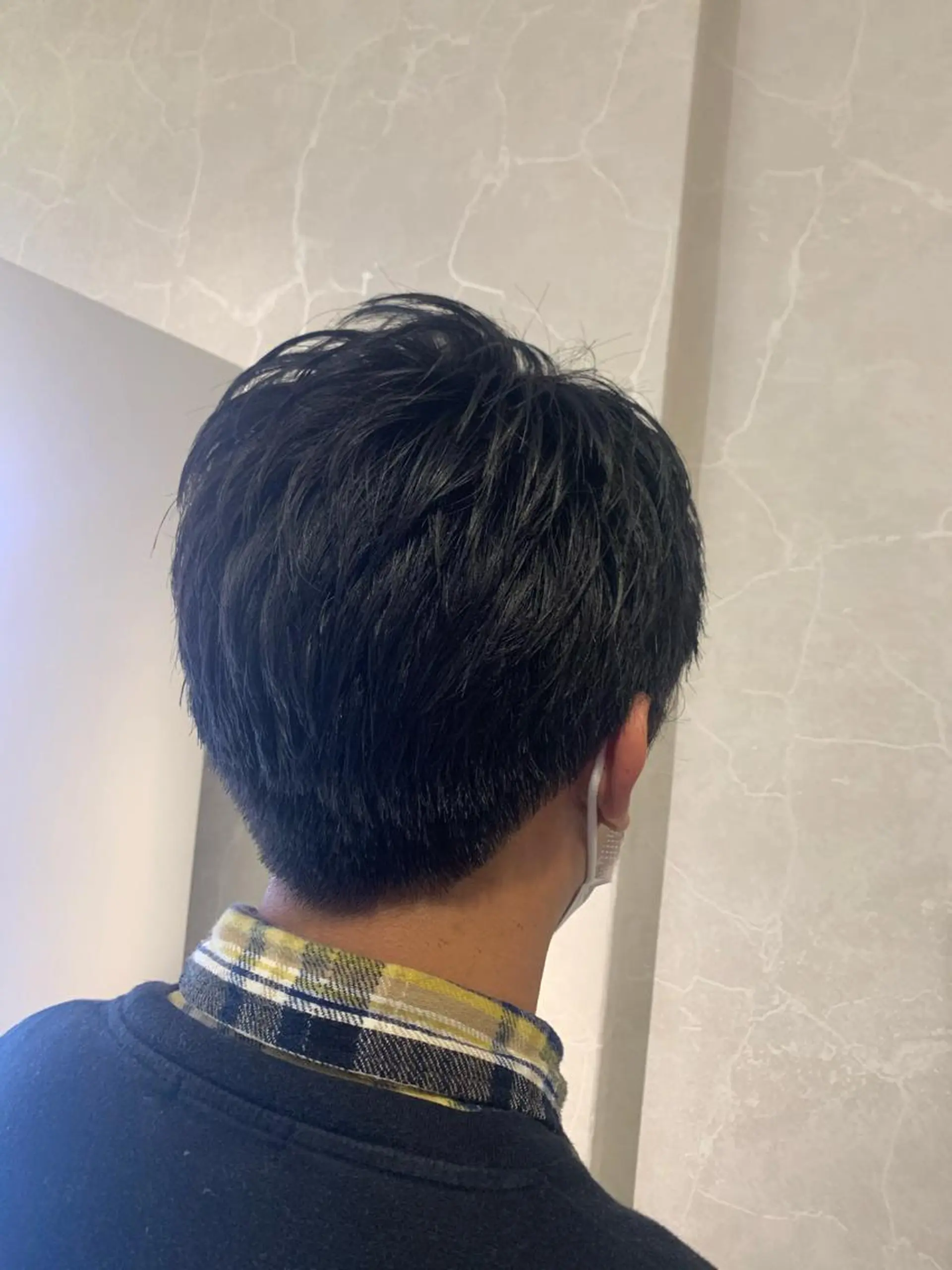 メンズ 濱田輝レイヤー 韓国風 ハイトーンのヘアスタイル