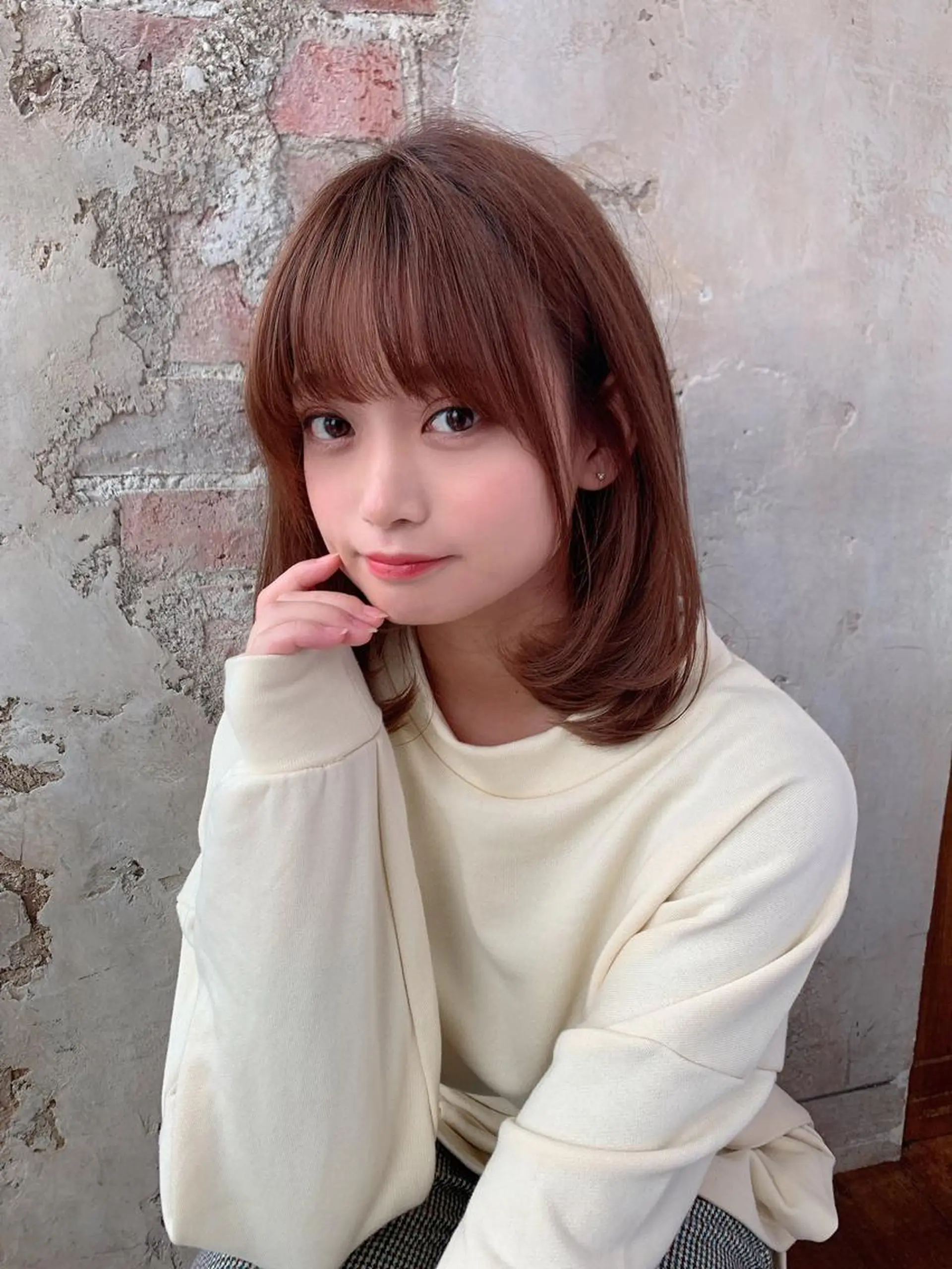 ミディアム カラー ブリーチ ケアブリーチ ダブルカラー イヤリングカラー ハイライトカラー カット ヘアカラー トリートメント 新宿✨顔周りカット 韓国ヘア/坂本亜裟海のヘアスタイル