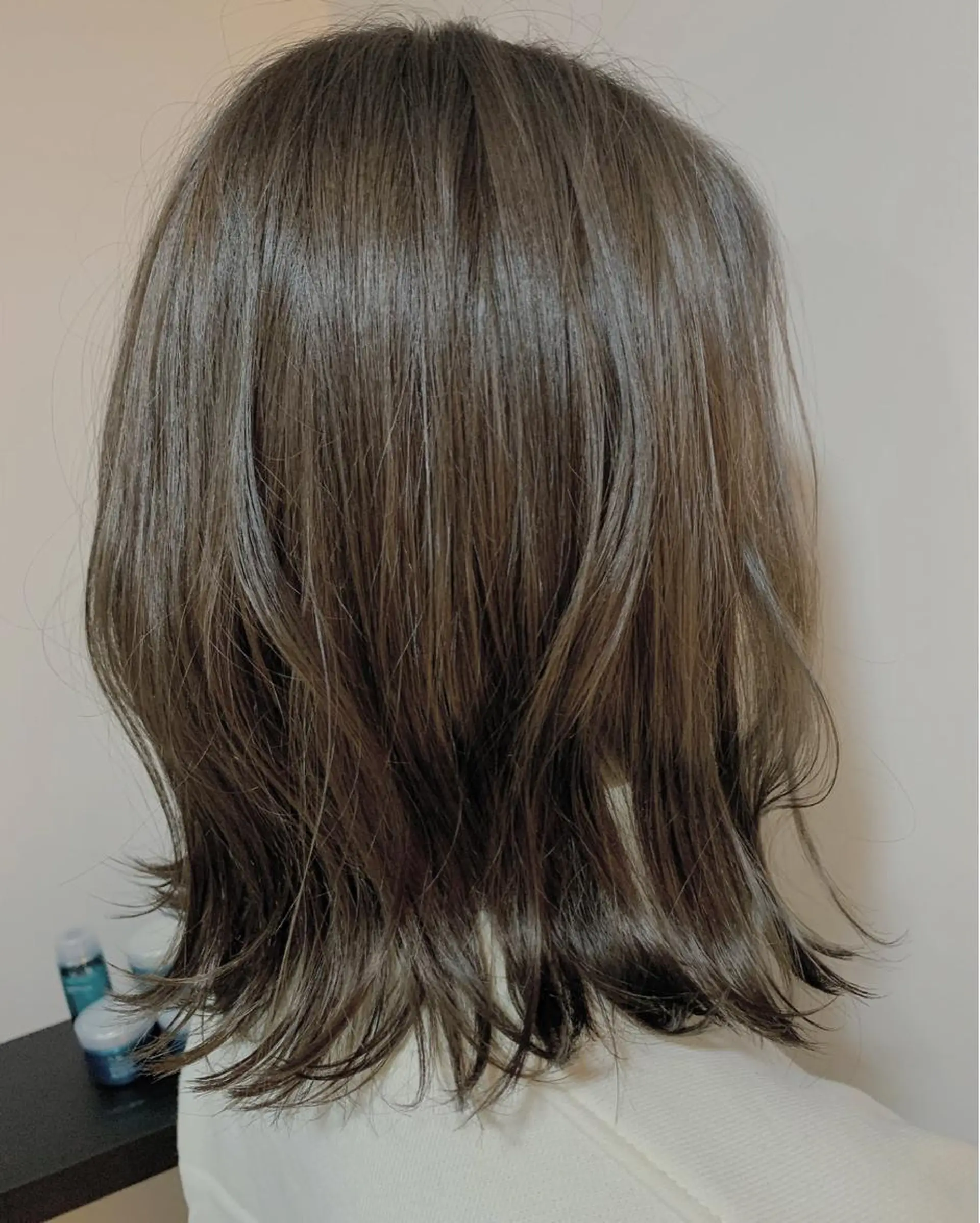 カラー 西田 優菜のヘアスタイル