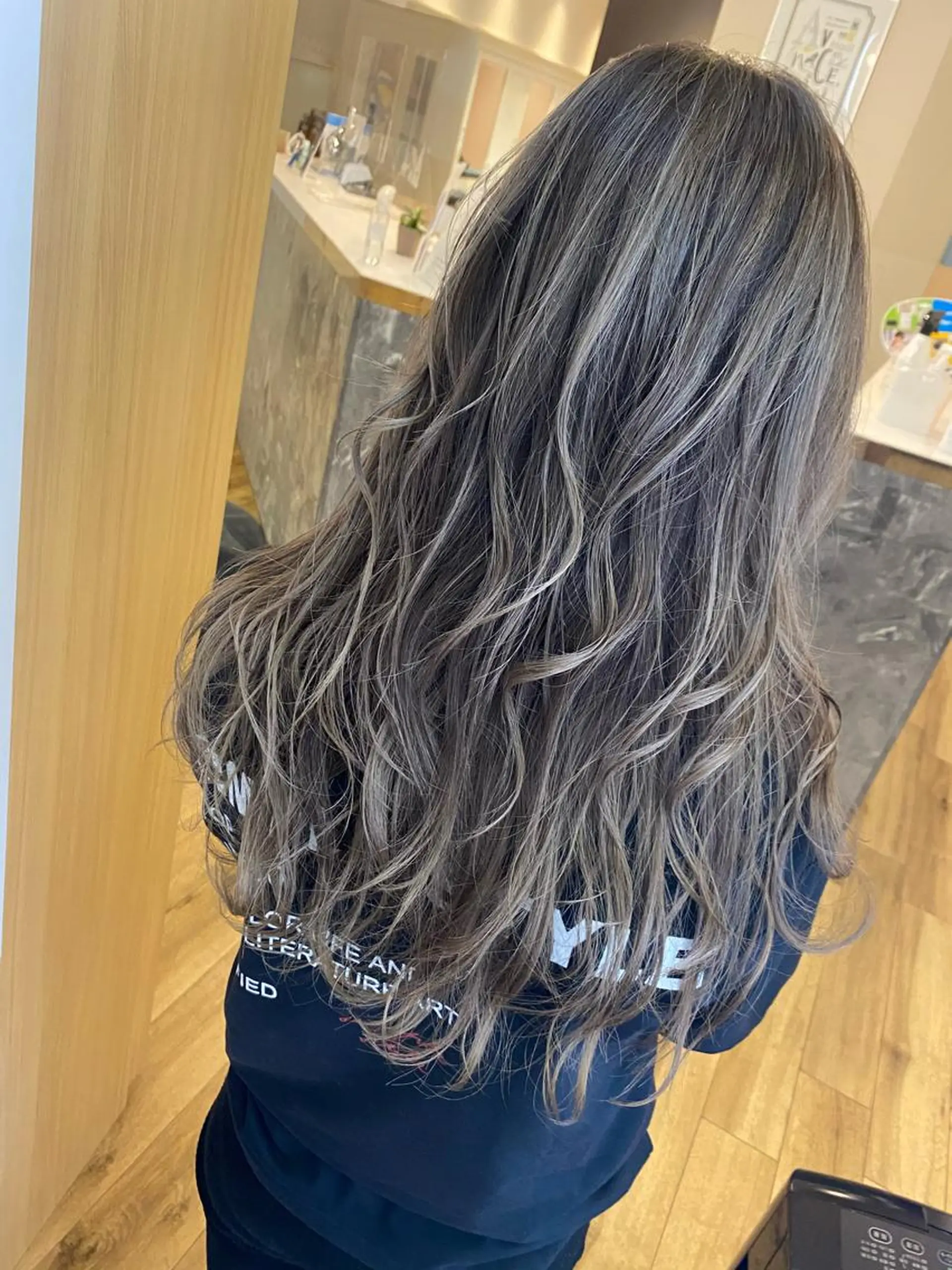 セミロング カラー salowin梅田茶屋町suite所属・ハイトーンヘア/ 島崎　タクミのヘアスタイル