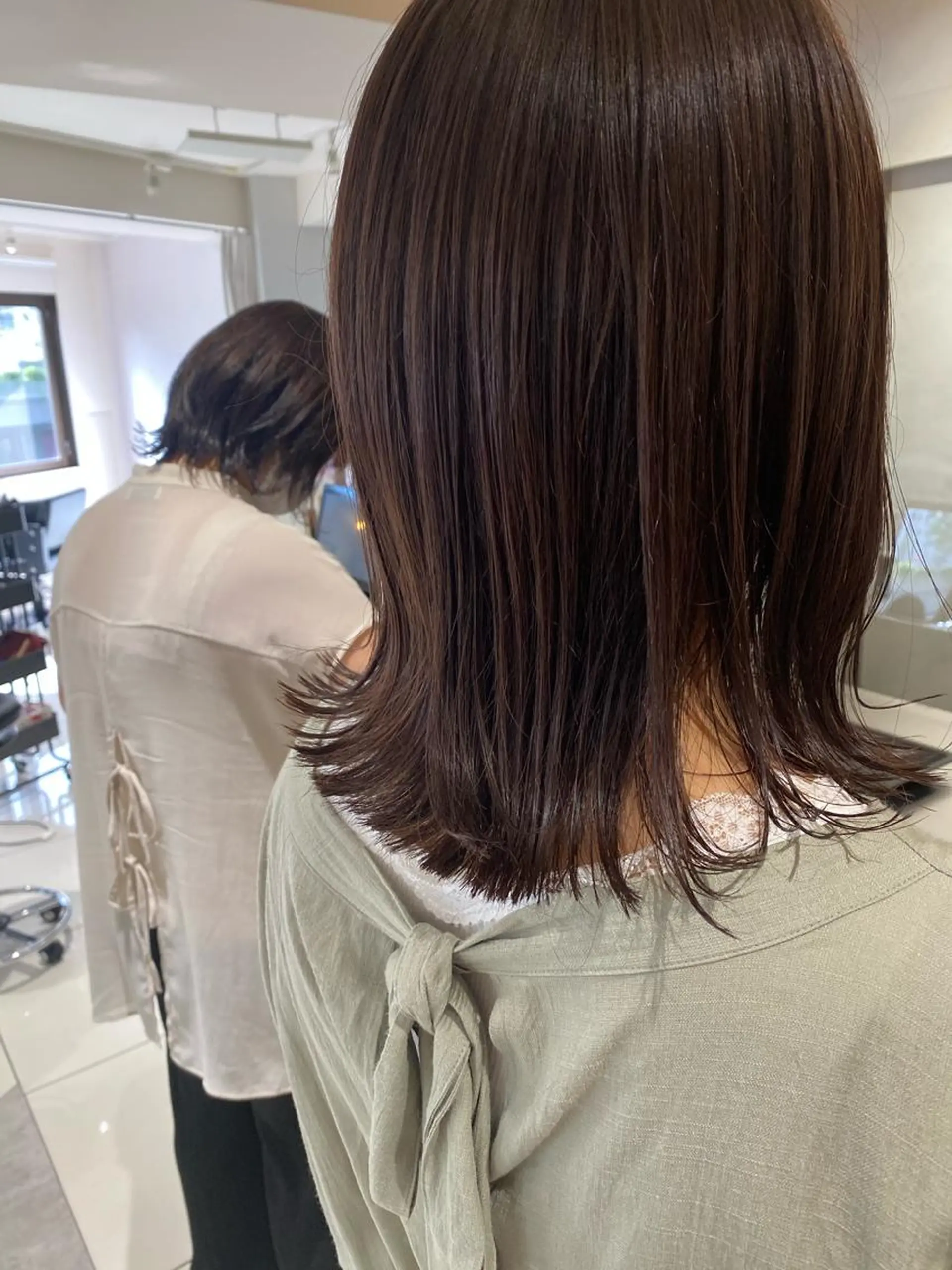 ミディアム 顔周りの垢抜けヘア 立山あいりのヘアスタイル