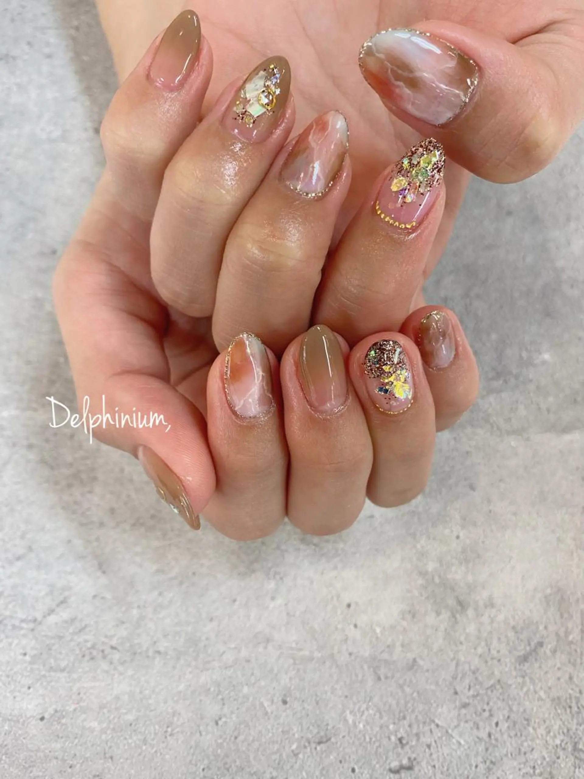 ネイル アートネイル カジュアル ラメ(グリッター) 大理石ネイル(マーブル) ミラーネイル ハンドネイル 岡本 友恵のネイルデザイン