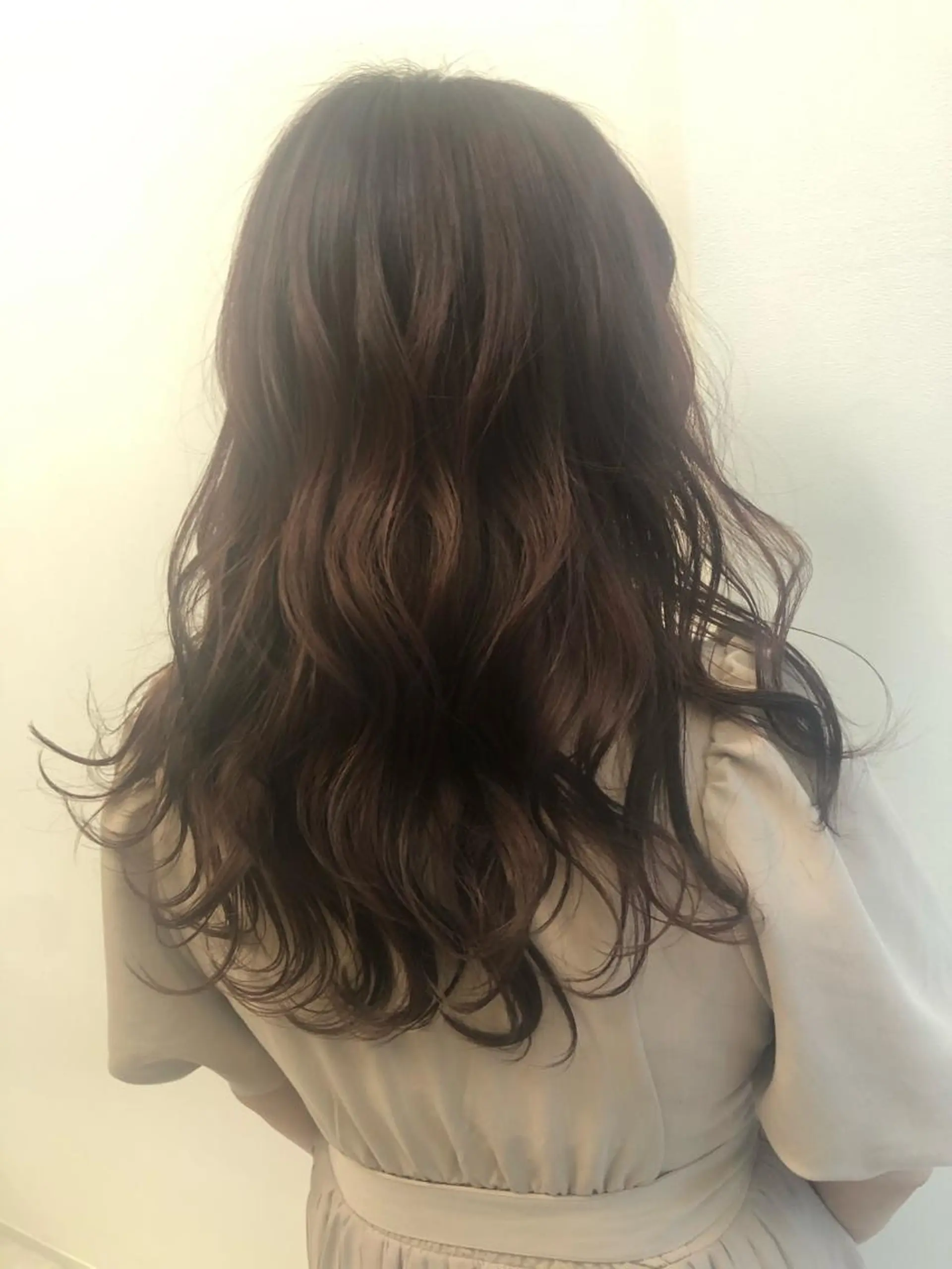 ロング ピンクブラウン コトネ🫧 韓国風レイヤーカットのヘアスタイル