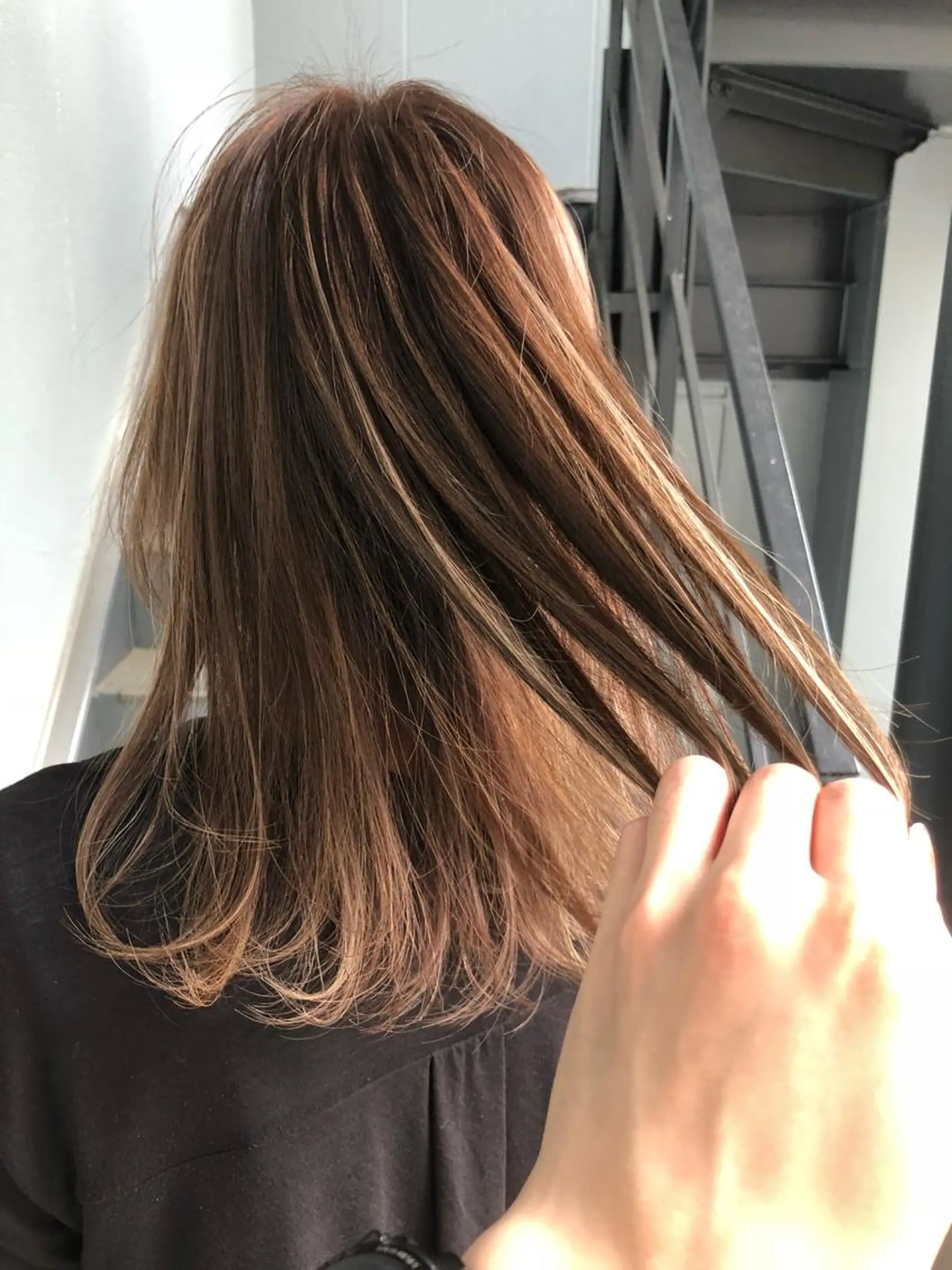 ミディアム カラー ハイライトカラー ハイライト ヘアカラー PSY(サイ)池袋 金田尚久🎨のヘアスタイル