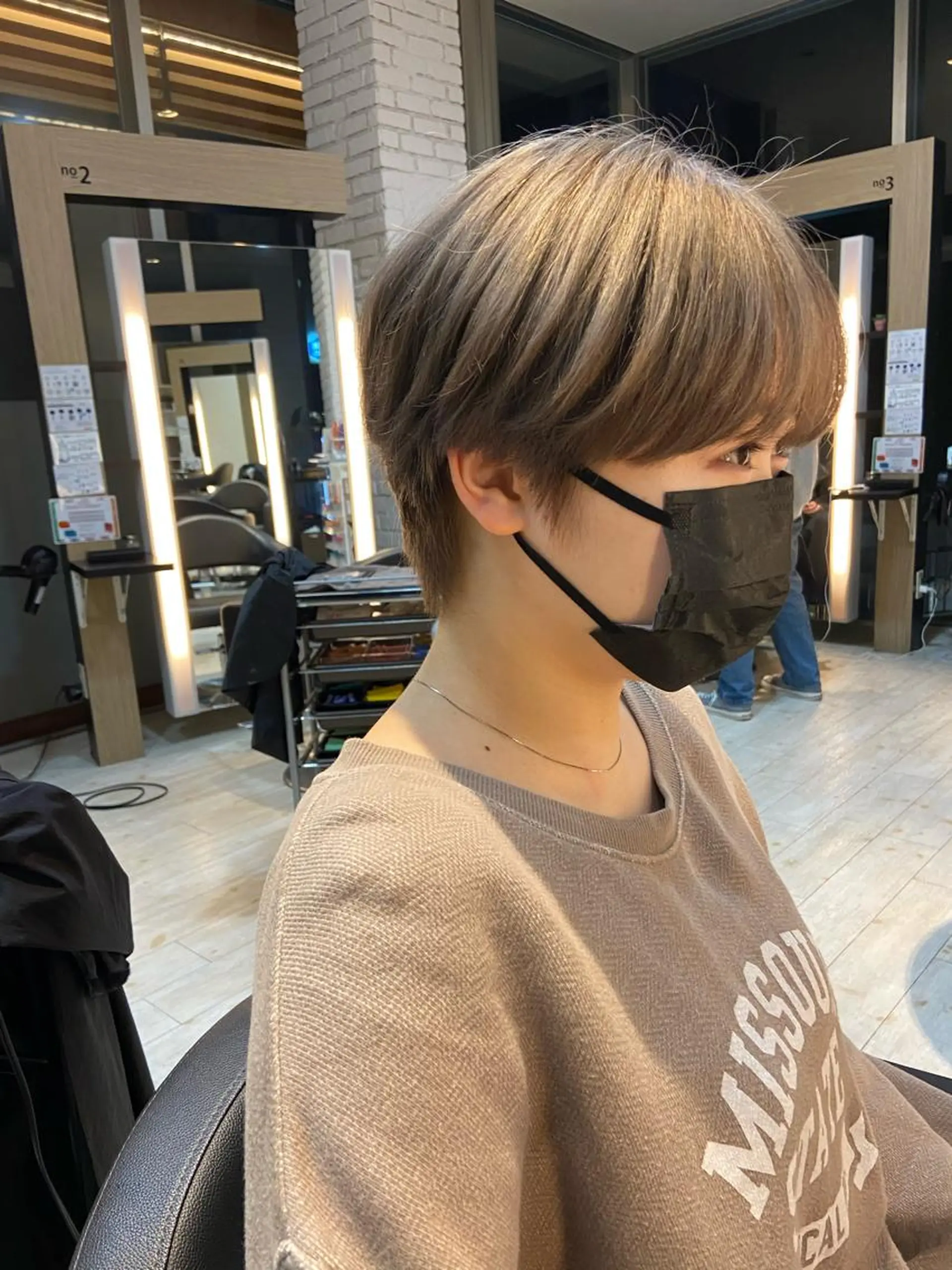 ショート カラー ベージュカラー ブリーチ ケアブリーチ 鈴木/ニュアンス パーマ/メンズのヘアスタイル