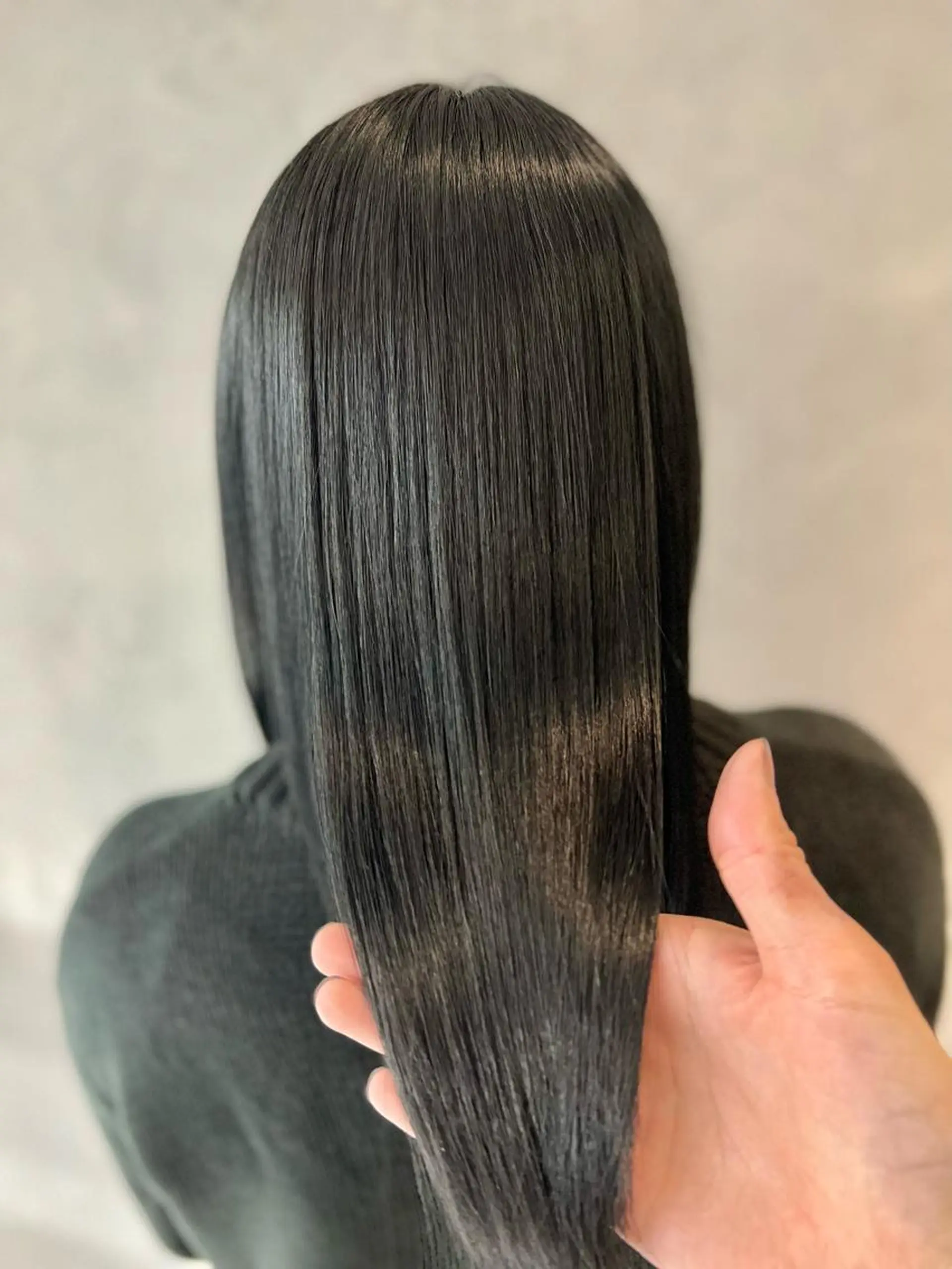 ロング カラー 黒髪 ブルーカラー ブルーブラック ブルージュ 縮毛矯正 縮毛矯正　野口 恵のヘアスタイル