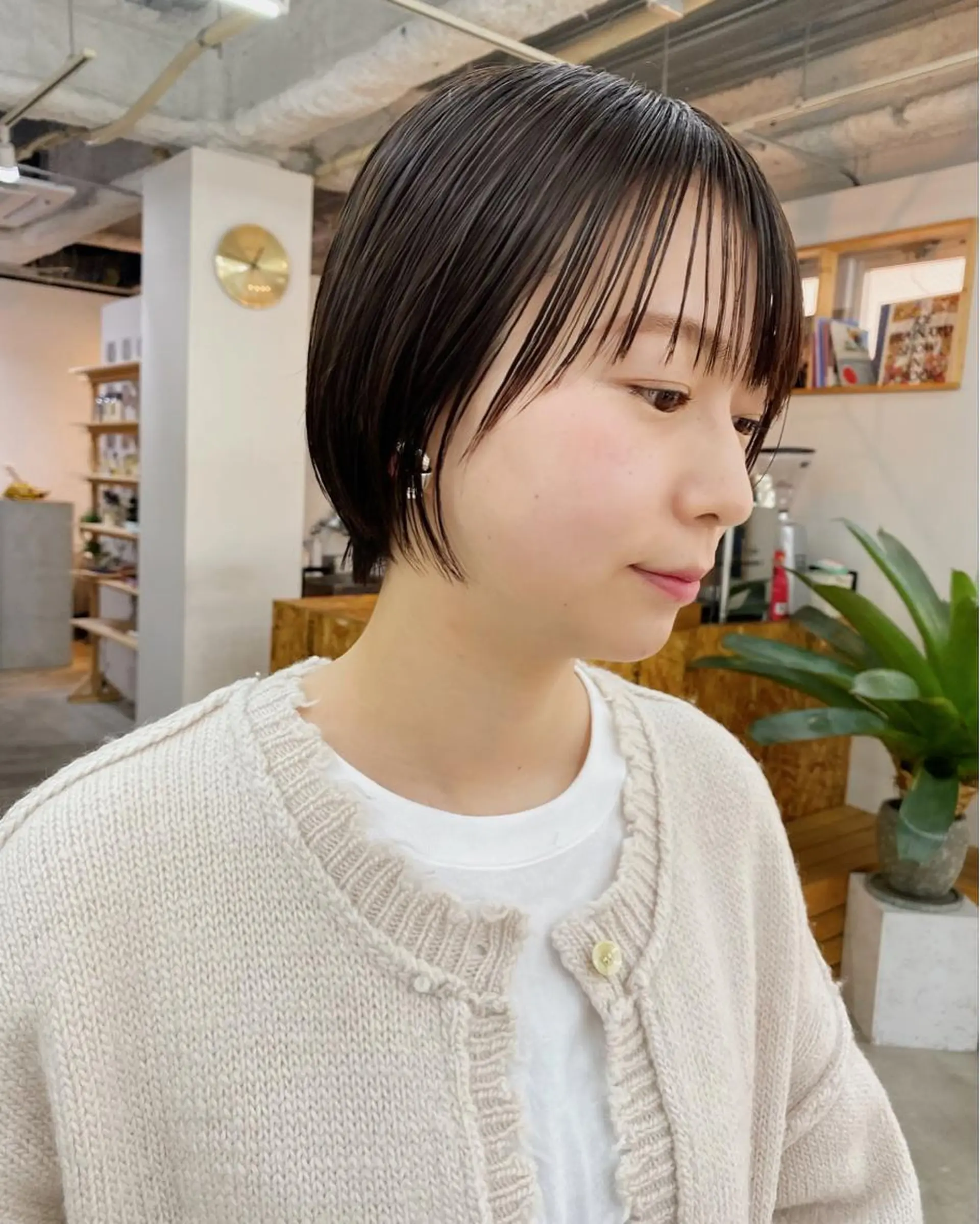 ショート カラー ショートボブ ブリーチ 透明感カラー ダブルカラー イヤリングカラー alu/心斎橋大阪 ボブ/ブリーチなしのヘアスタイル