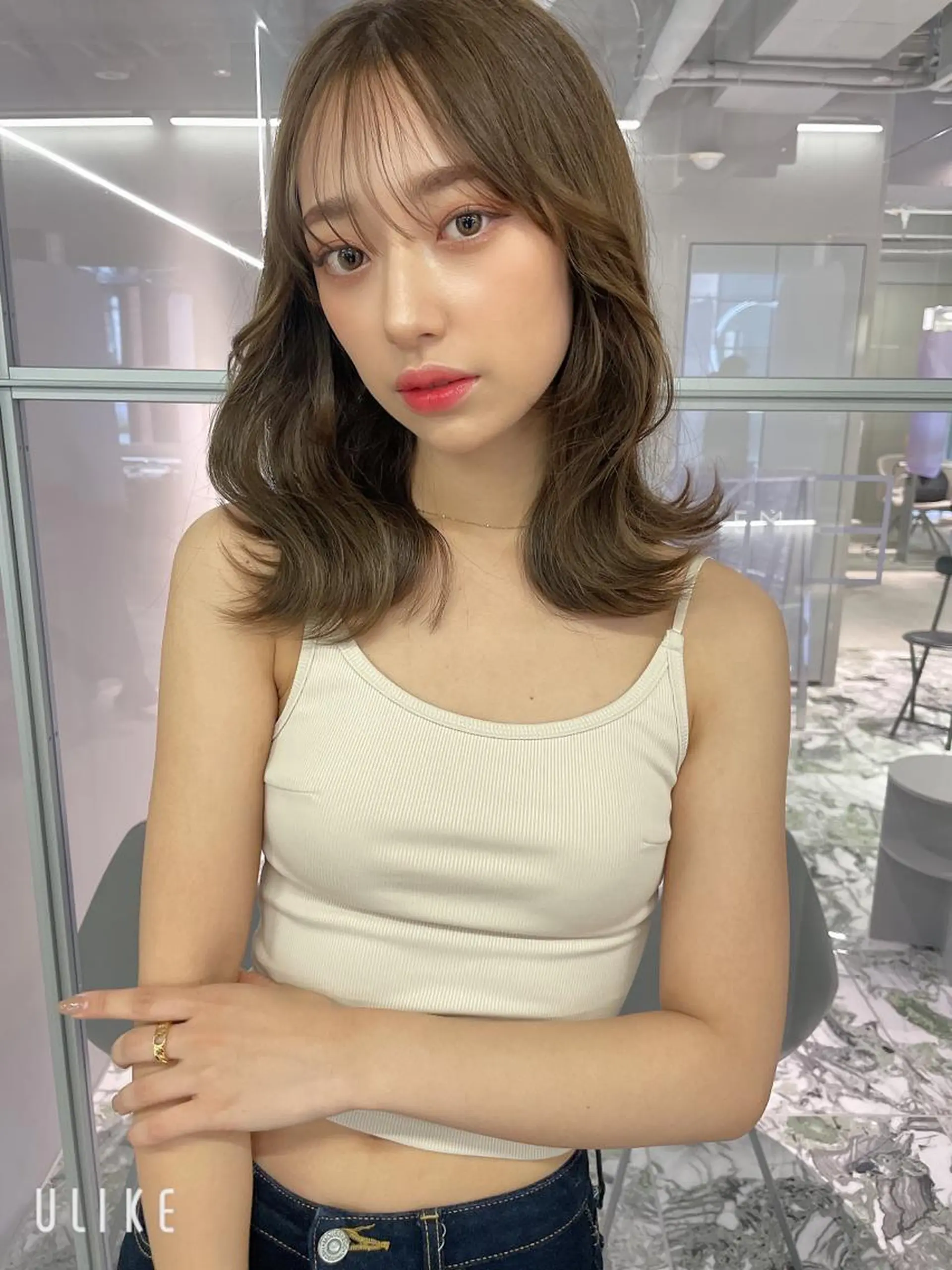 ミディアム カラー ヘアアレンジ カット ヘアセット レイヤー/髪質改善 /透け感カラー/艶髪のヘアスタイル