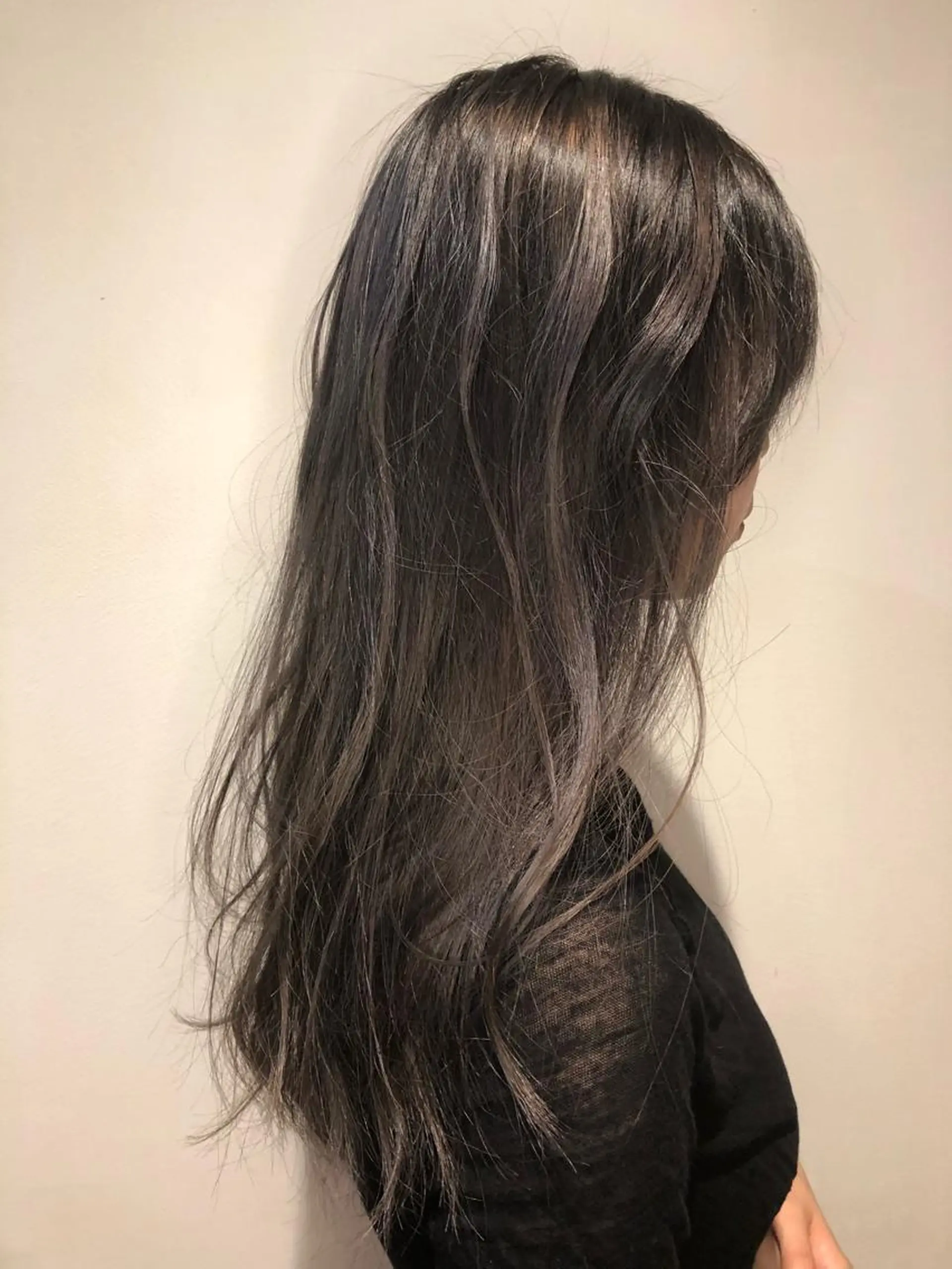 ロング カラー ブリーチ ダークグレー パープルカラー 高山🐬髪質改善 池袋で縮毛矯正のヘアスタイル