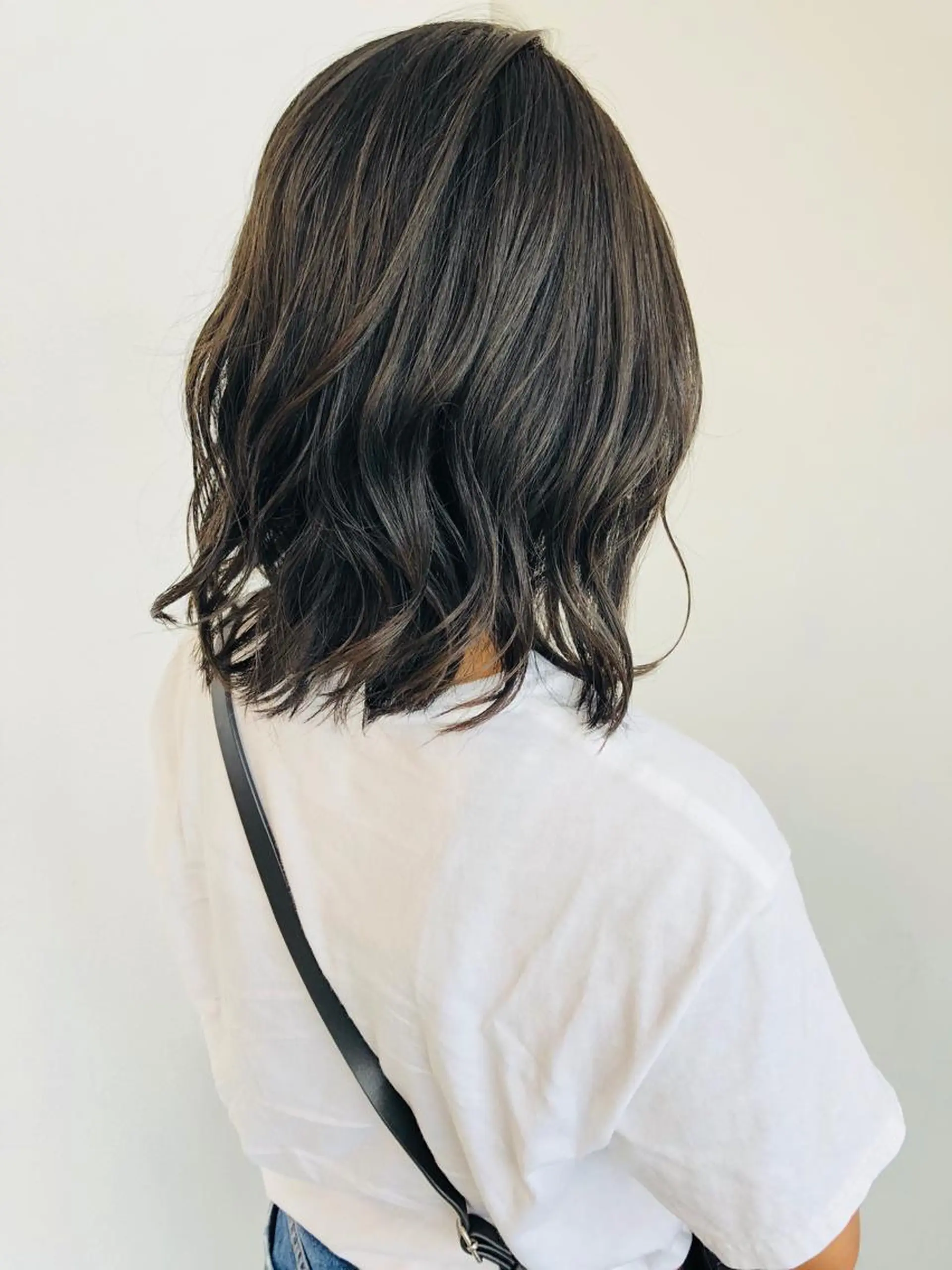ミディアム カラー 日高 香織のヘアスタイル