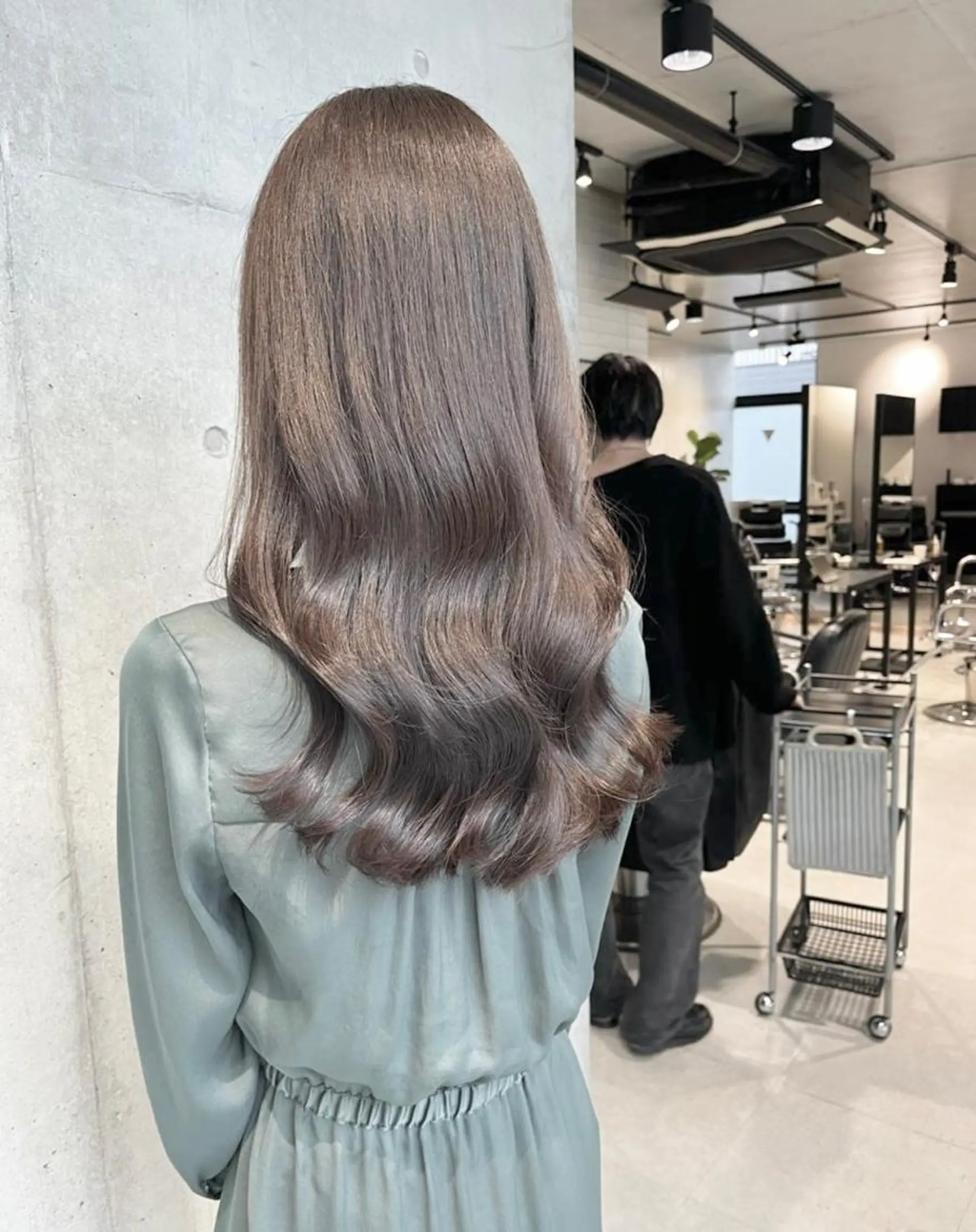 ロング カラー パーマ ヘアアレンジ ヘアカラー トリートメント ヘッドスパ 透明感/オリーブ/ グレージュ/YUKAのヘアスタイル