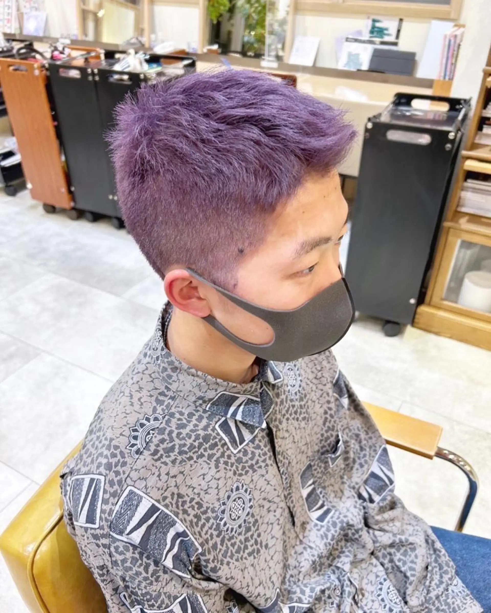 カラー メンズ メンズベリーショート ピンクカラー 艶透明感カラー/ ルーズパーマ/田中のヘアスタイル