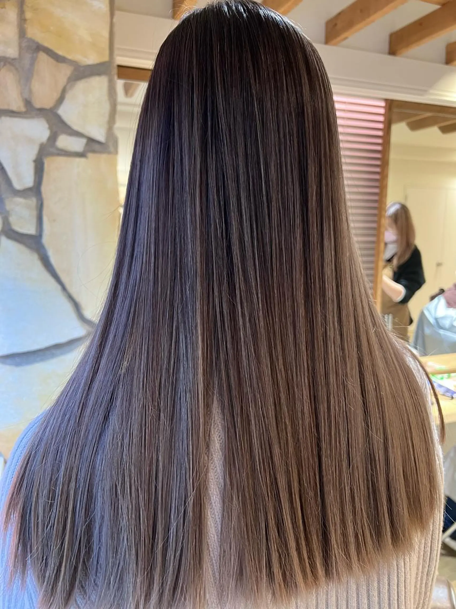 ロング レイヤーカット ヘアカラー トリートメント 渋谷ハイトーン/ デザインカラー阿部のヘアスタイル