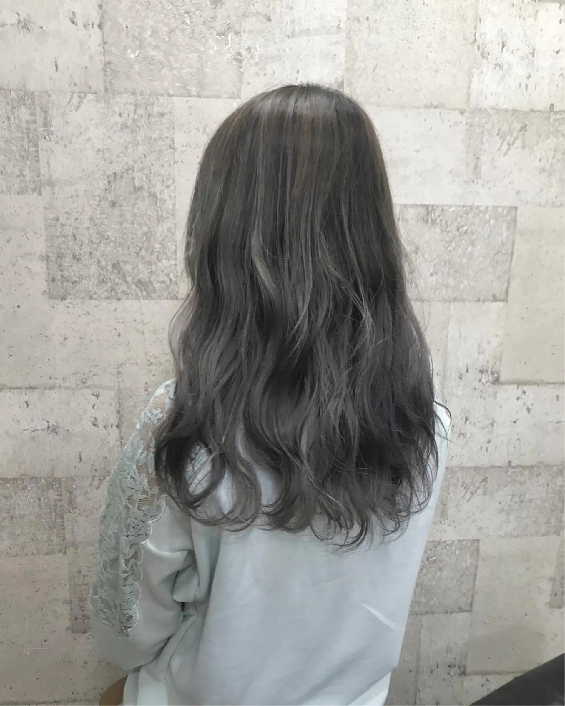 セミロング カラー ブリーチ グラデーションカラー ハイライトカラー ハイライト インナーカラー/天神 ブリーチ/吉田のヘアスタイル