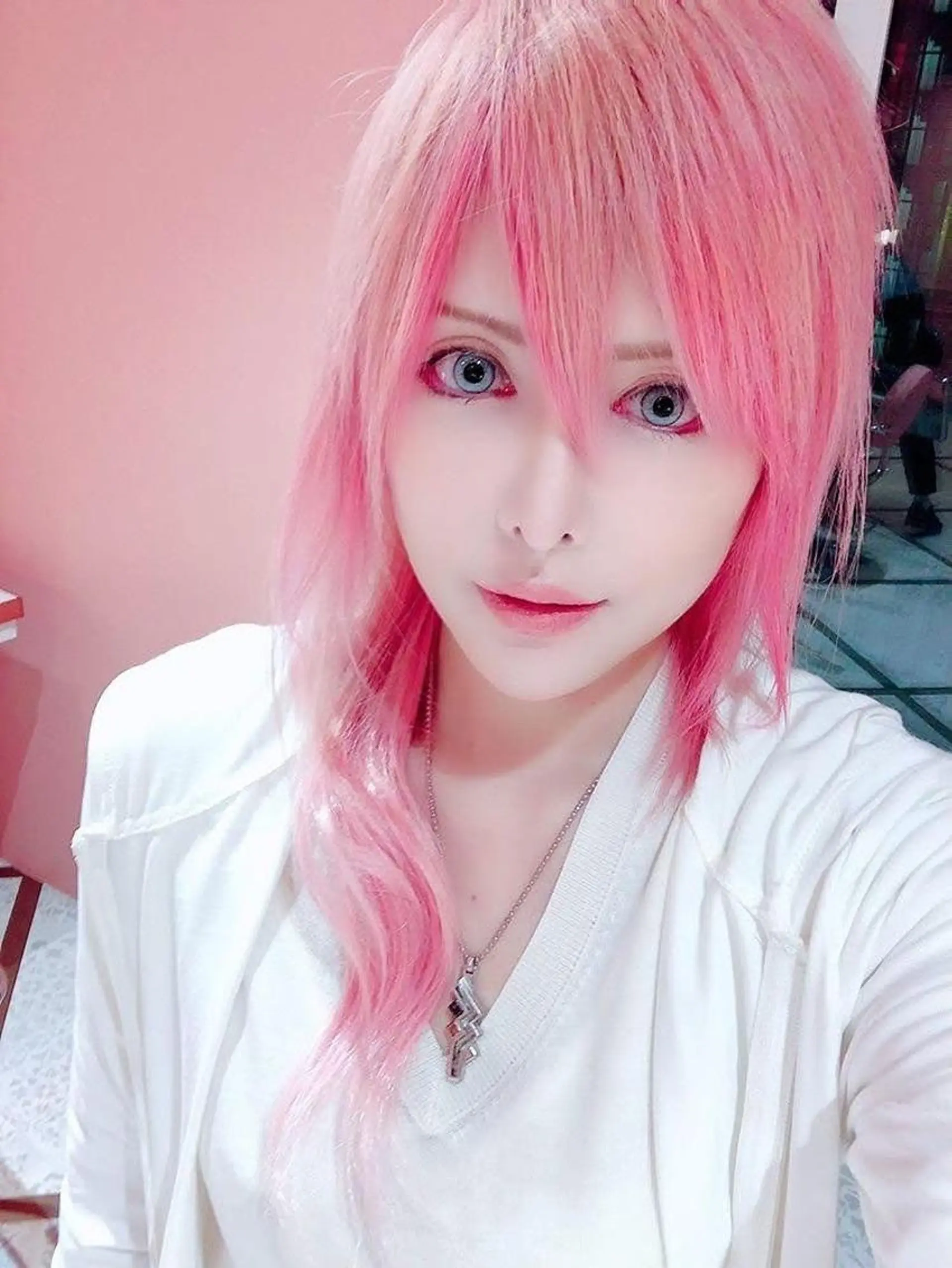 ミディアム カラー ネイル ヘアカラー nameless髪質 改善ブリーチ心斎橋のヘアスタイル