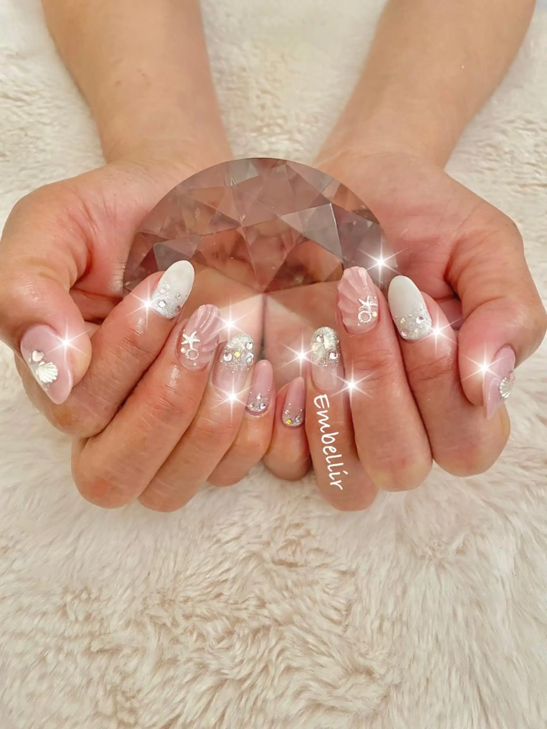 ネイル アートネイル 夏ネイル EMILUCA 北河希のエステ・リラクイメージ