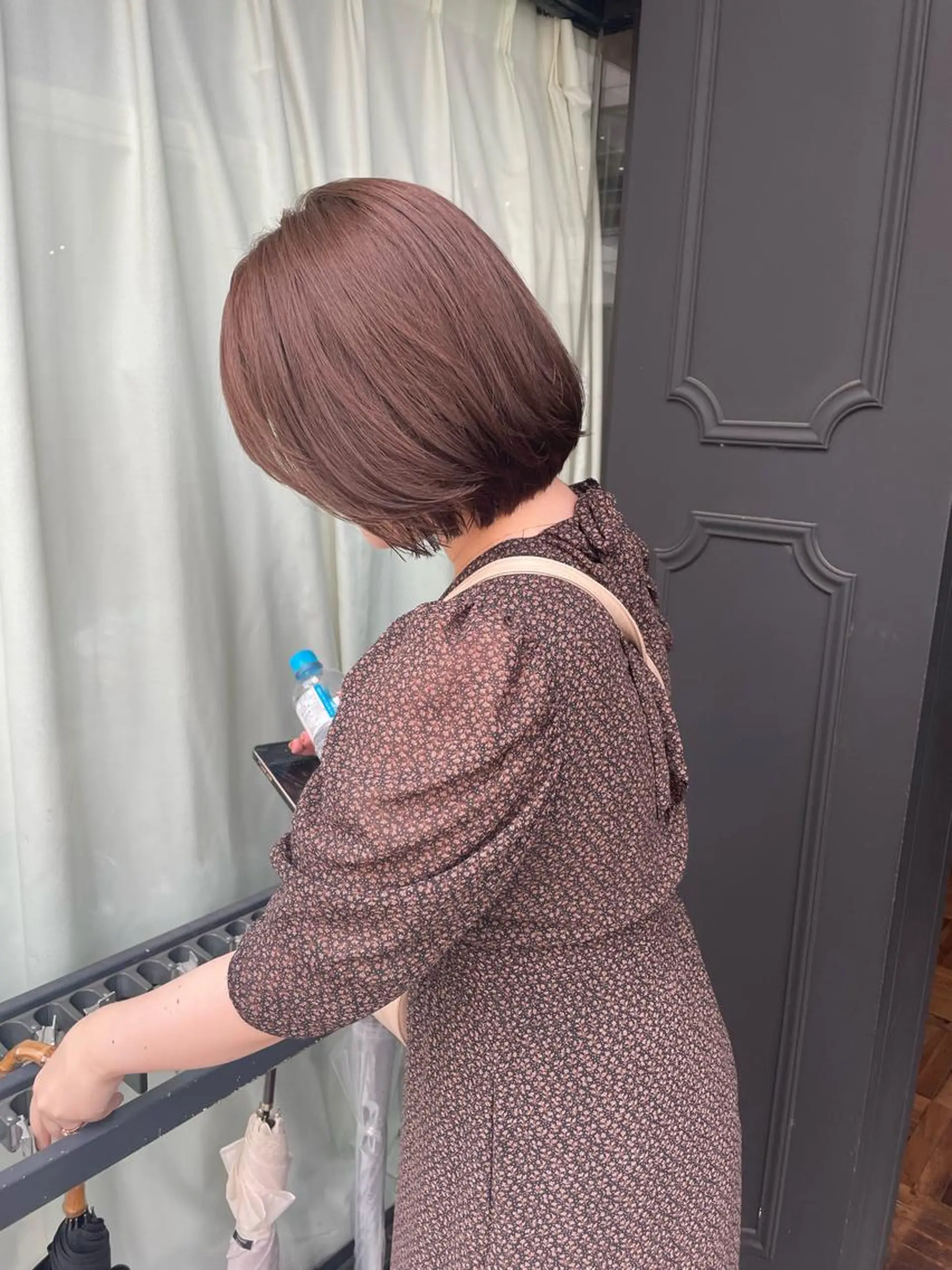 ミディアム カラー カット ヘアカラー ミルクティー× グレージュMOMOのヘアスタイル