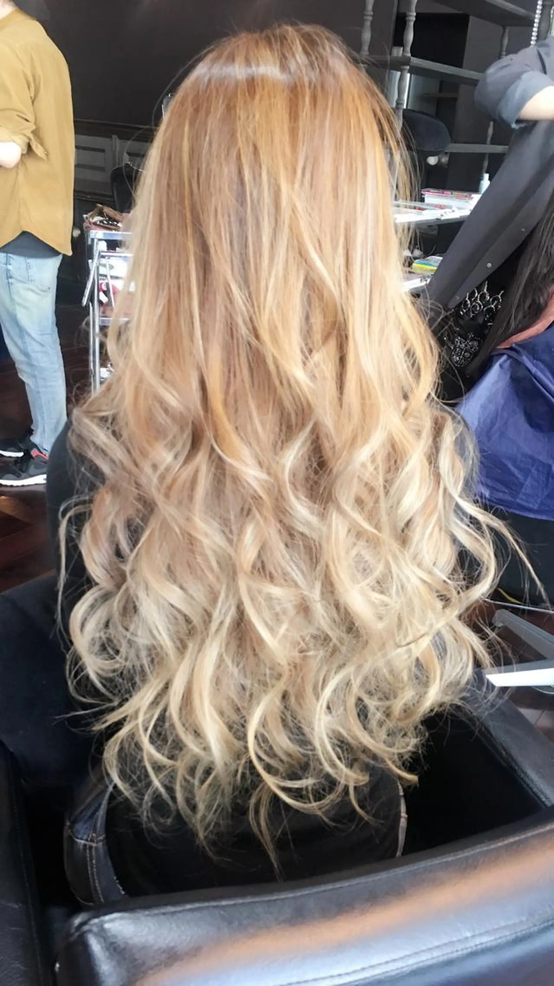 ロング カラー ダブルカラー ハイライトカラー ハイライト 吉本 yoshimotoのヘアスタイル