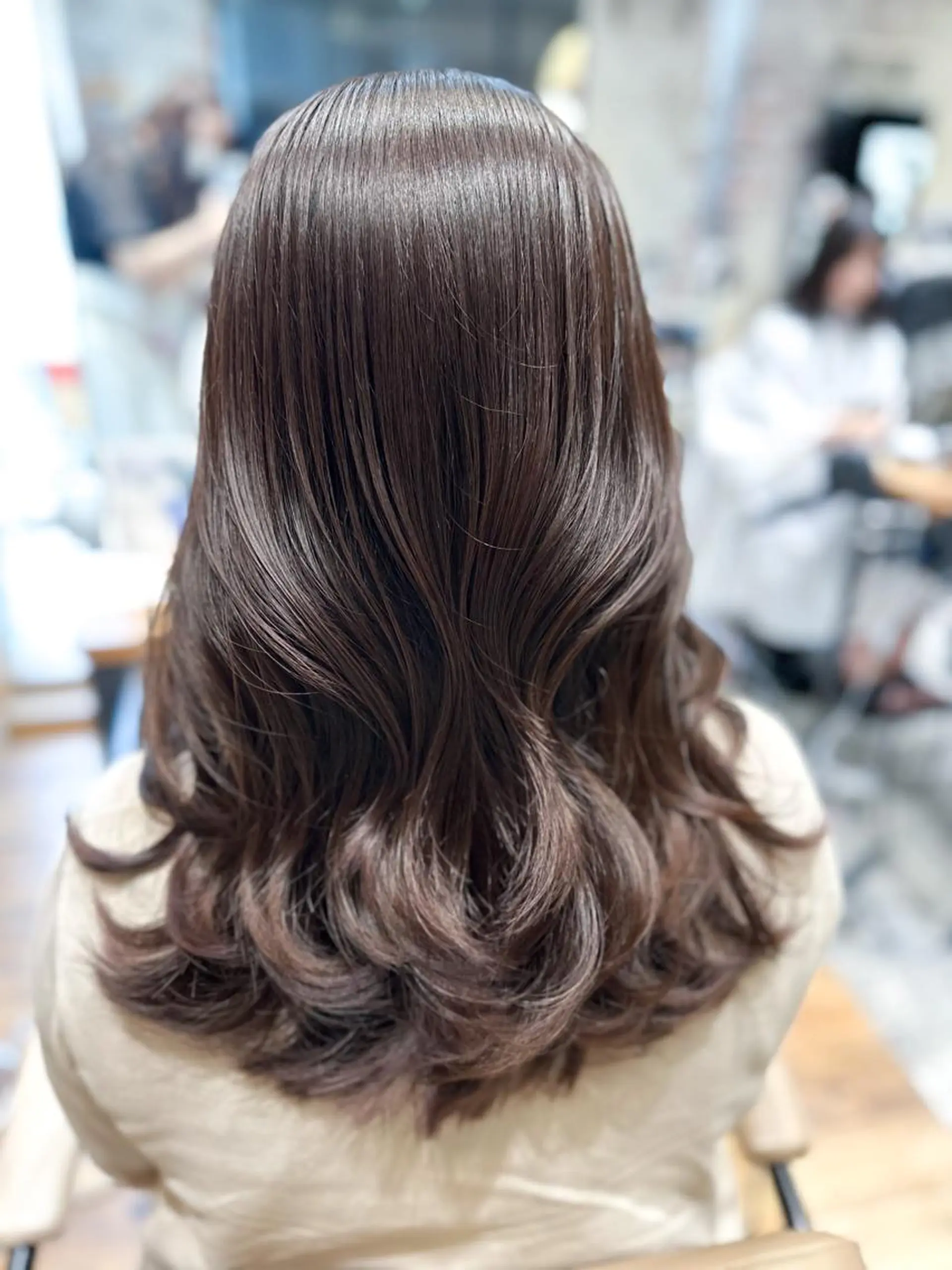 セミロング カラー ベージュカラー ブラウンカラー ブラウンベージュ くびれヘア 顔まわりレイヤー ヘアカラー トリートメント 顔周り/くびれヘア 韓国ヘア💕風間るなのヘアスタイル
