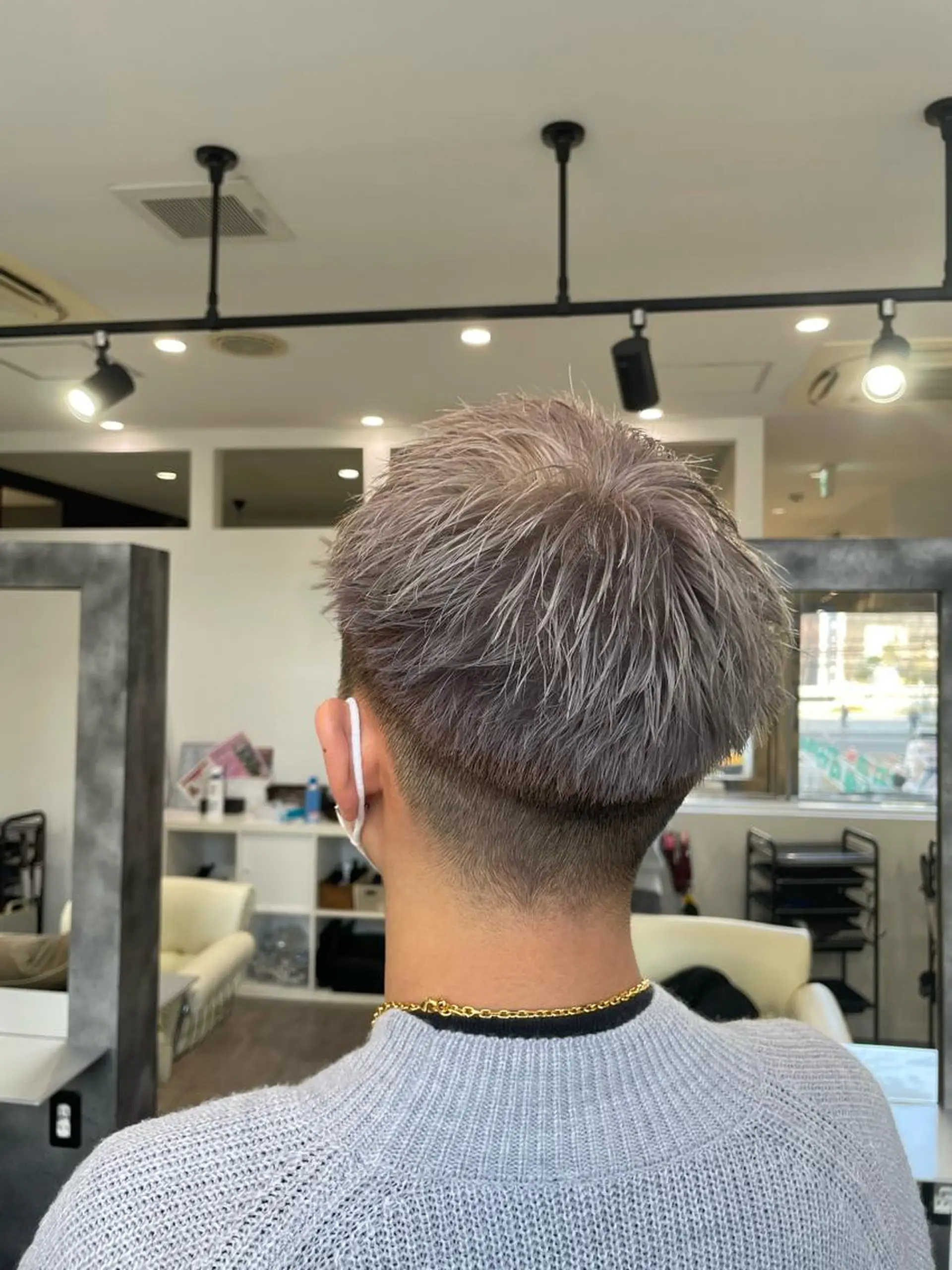 カラー メンズ Merlyosaka 早川未来のヘアスタイル