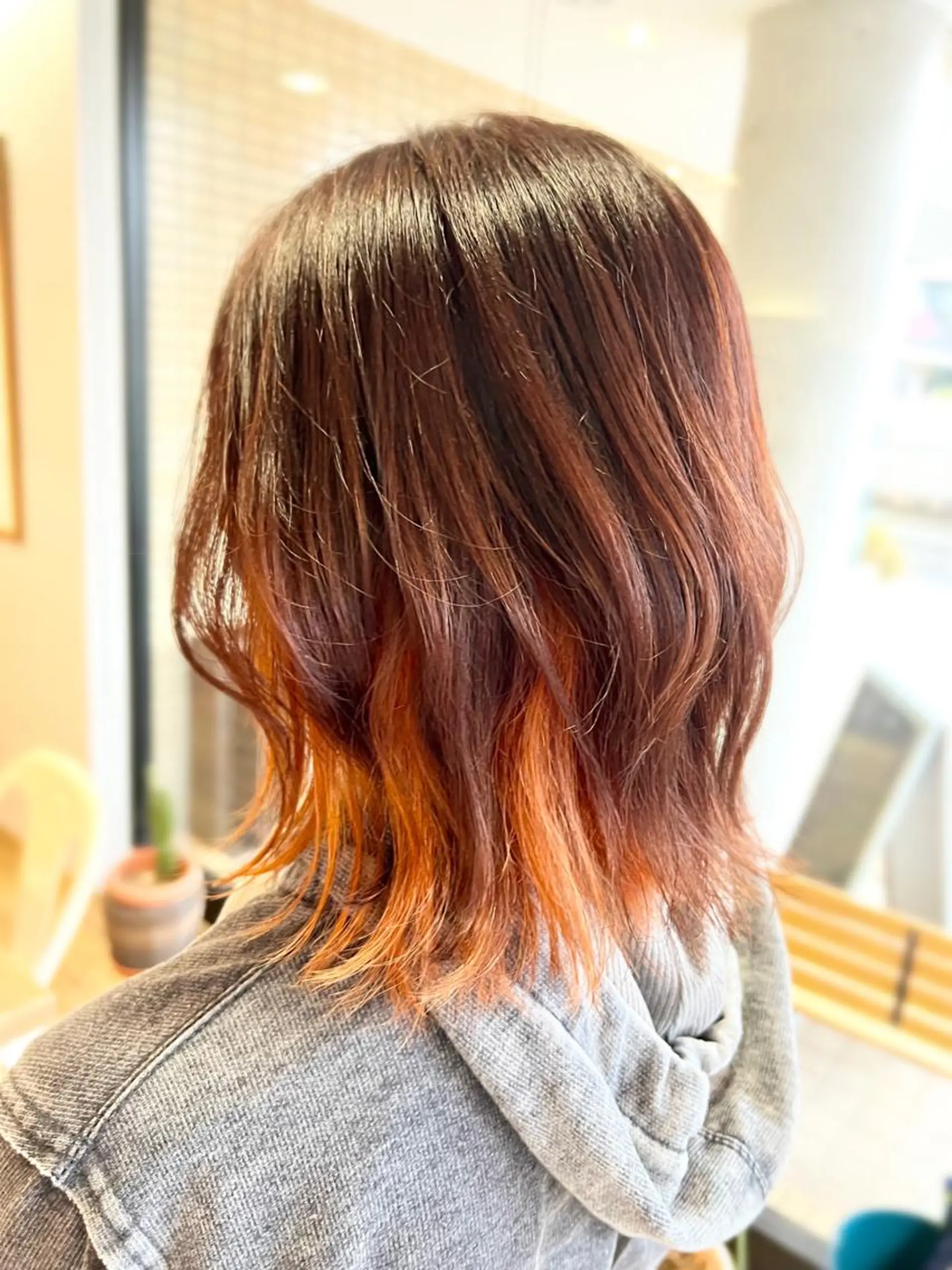 ショート カラー ベージュカラー インナーカラー オレンジ オレンジベージュ ヘアカラー トリートメント 堀 望美のヘアスタイル