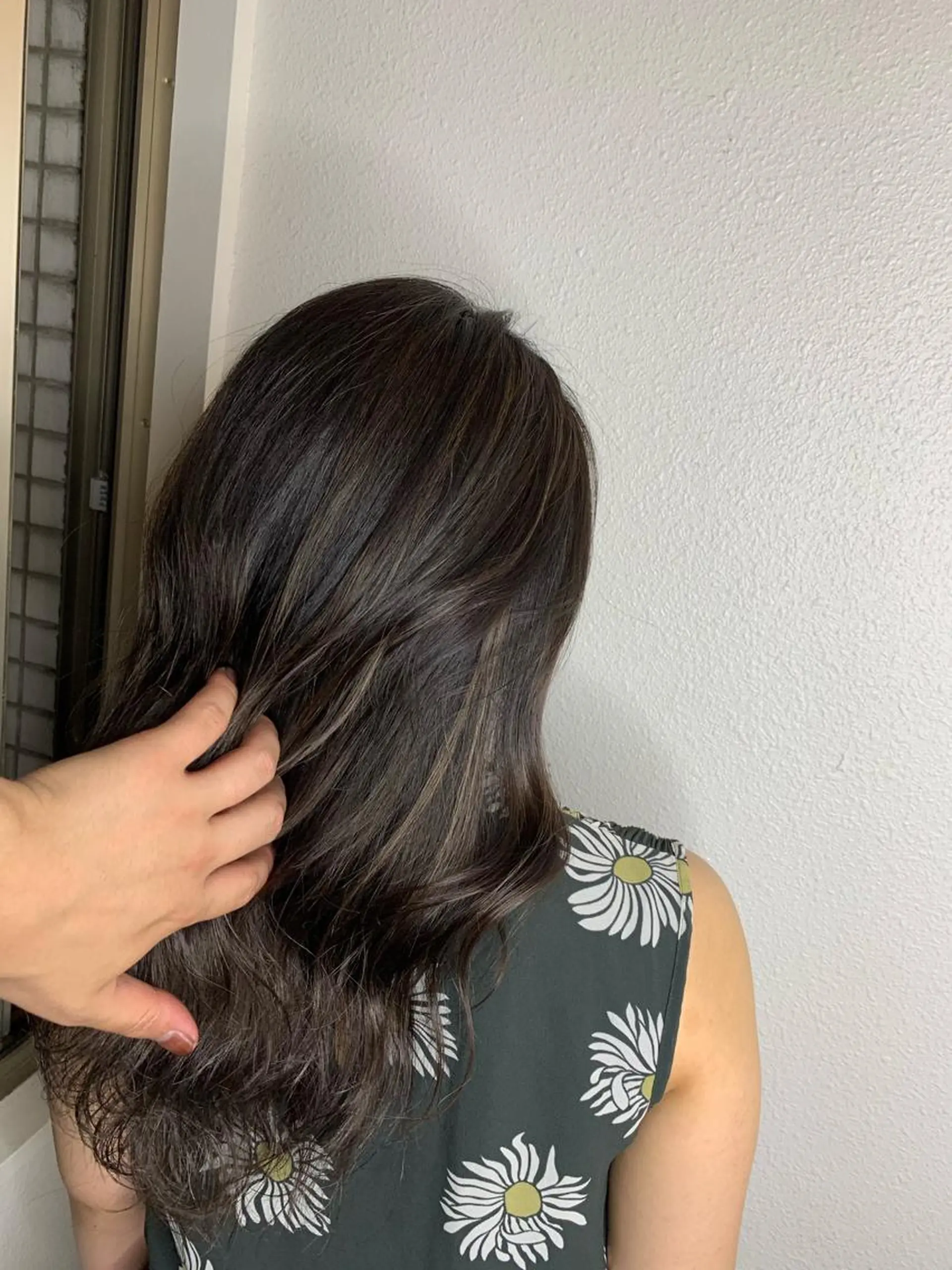 ミディアム カラー デザインカラー ハイライトカラー ハイライト 似合わせカット ヘアカラー 似合わせ/ブリーチ カラー.岡田友仁のヘアスタイル