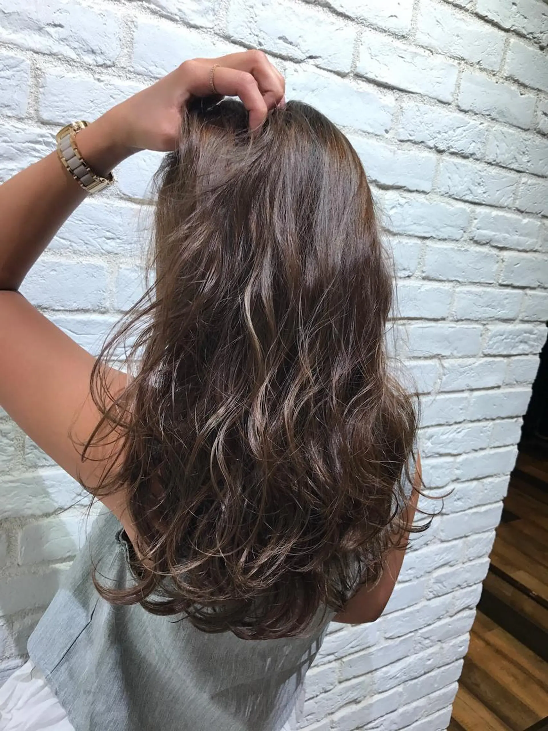 ロング カラー UMEDA FIGAROのヘアスタイル