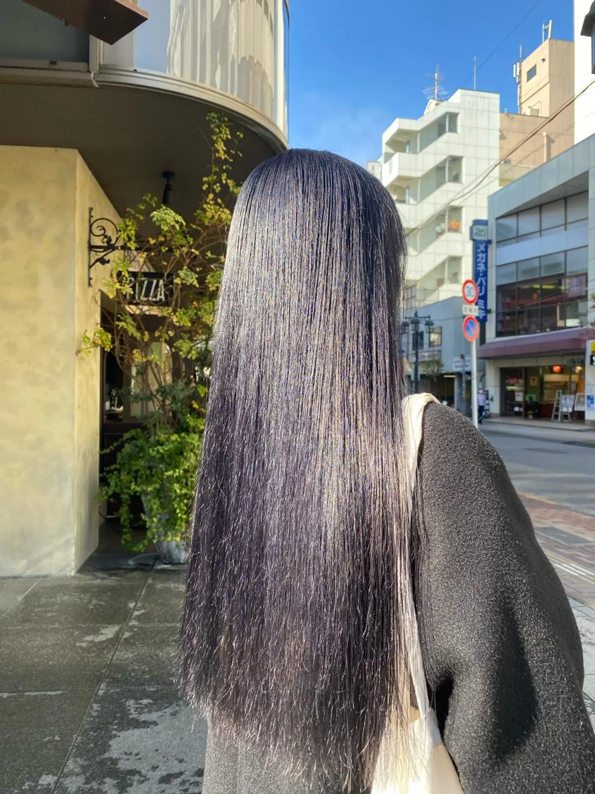 カラー ブリーチ シルバー 個性派／中韓ネイル SAKURAのネイルデザイン