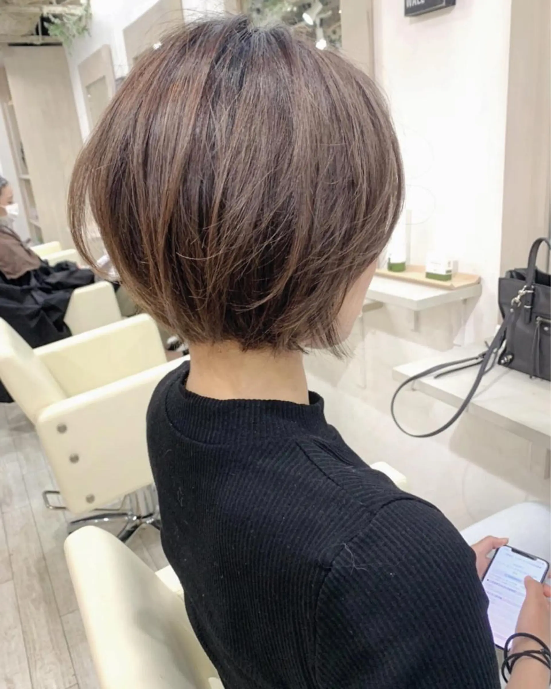 ショート カラー カット ヘアカラー トリートメント 京都大人女性ショート 徒歩1分/秋山のヘアスタイル