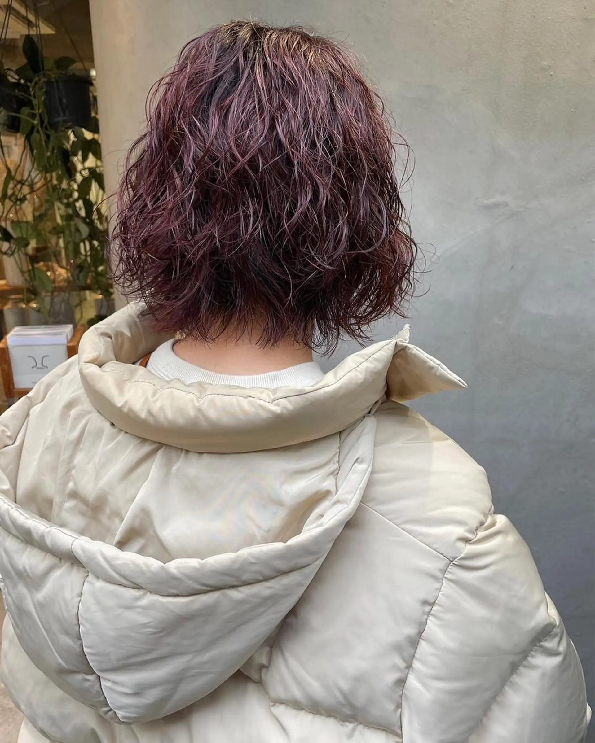 ミディアム パープルカラー om's poka 伊藤百花のヘアスタイル