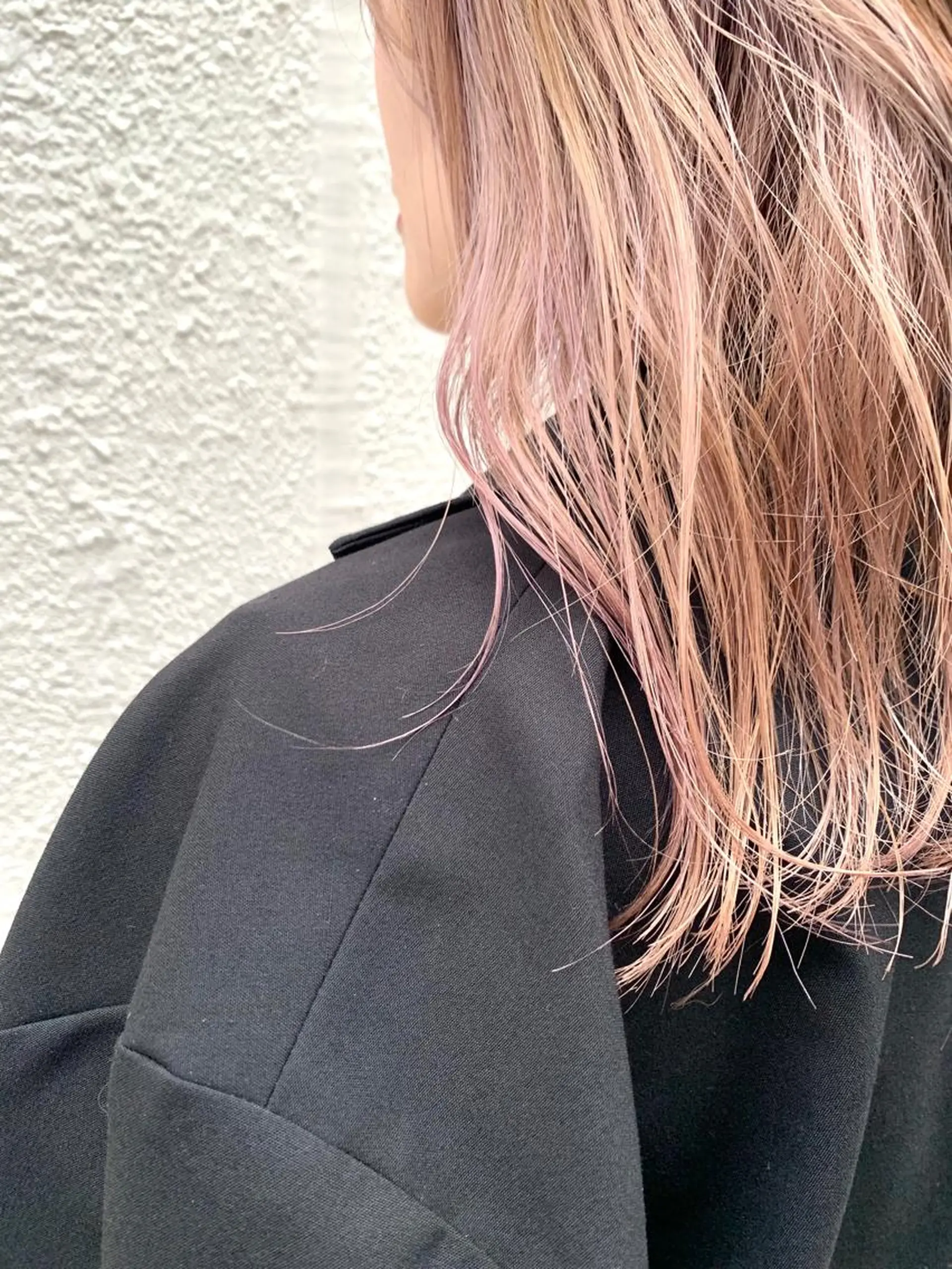 ミディアム カラー ベージュカラー ブロンド ブロンドベージュ ピンクカラー よしだ とおいのヘアスタイル