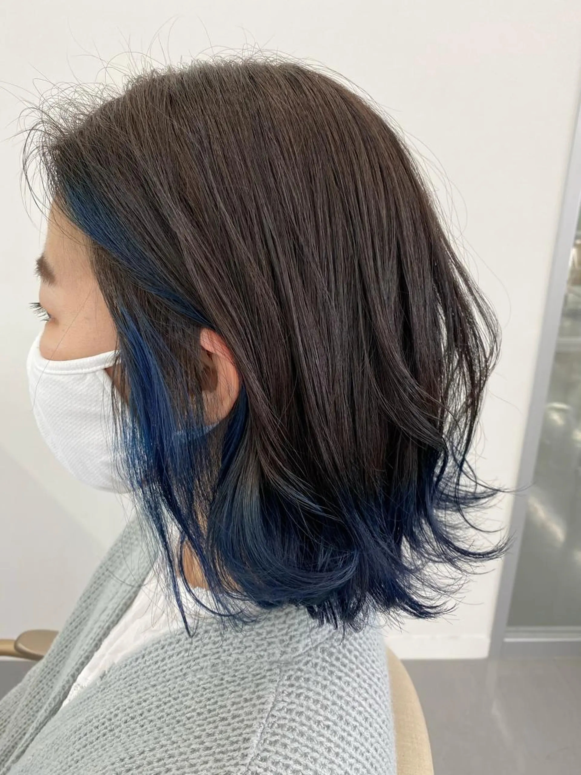 ミディアム カラー ブリーチ ブルーカラー ネイビーカラー 小岸 竜のヘアスタイル