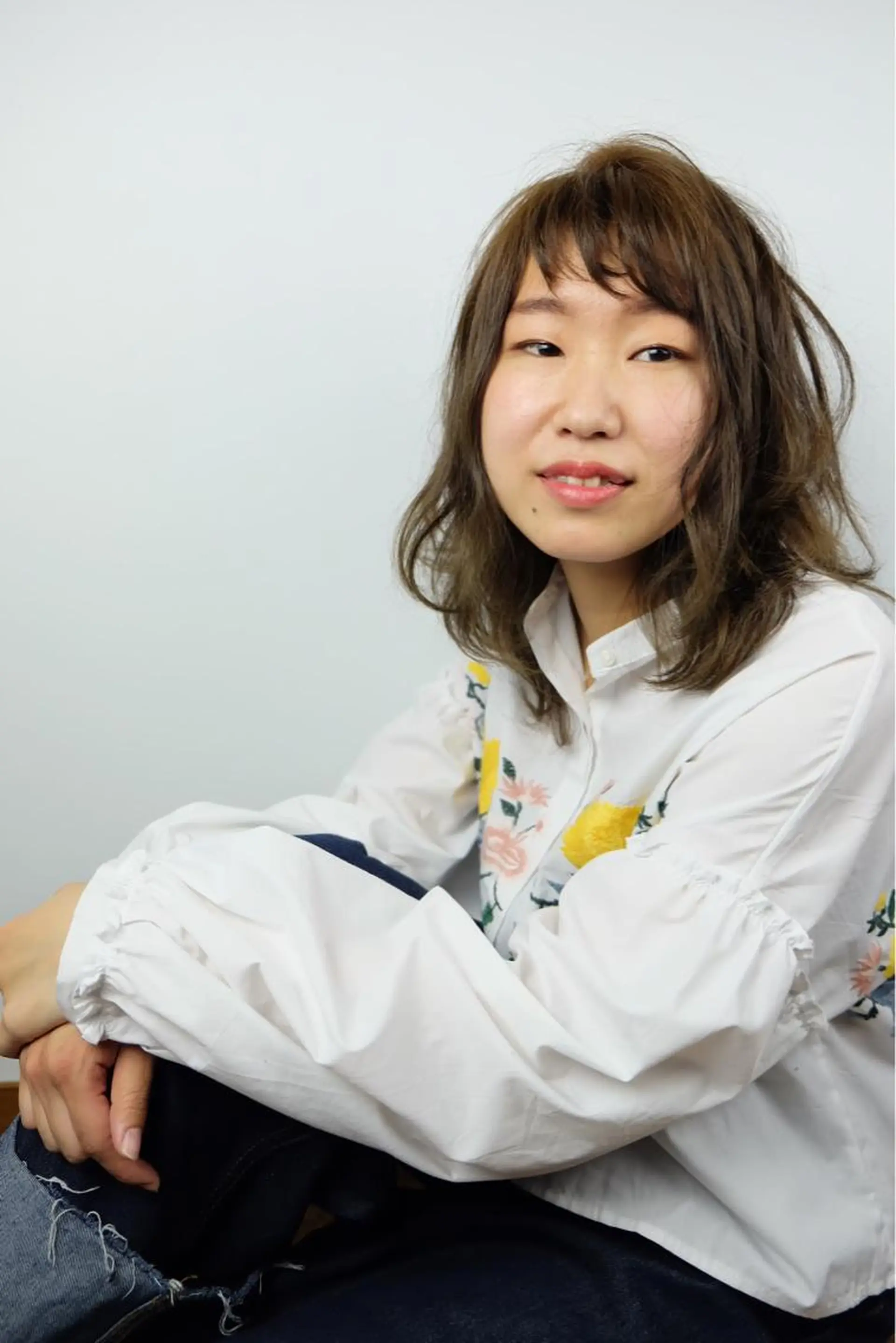 ミディアム 佐山 眞紀のヘアスタイル