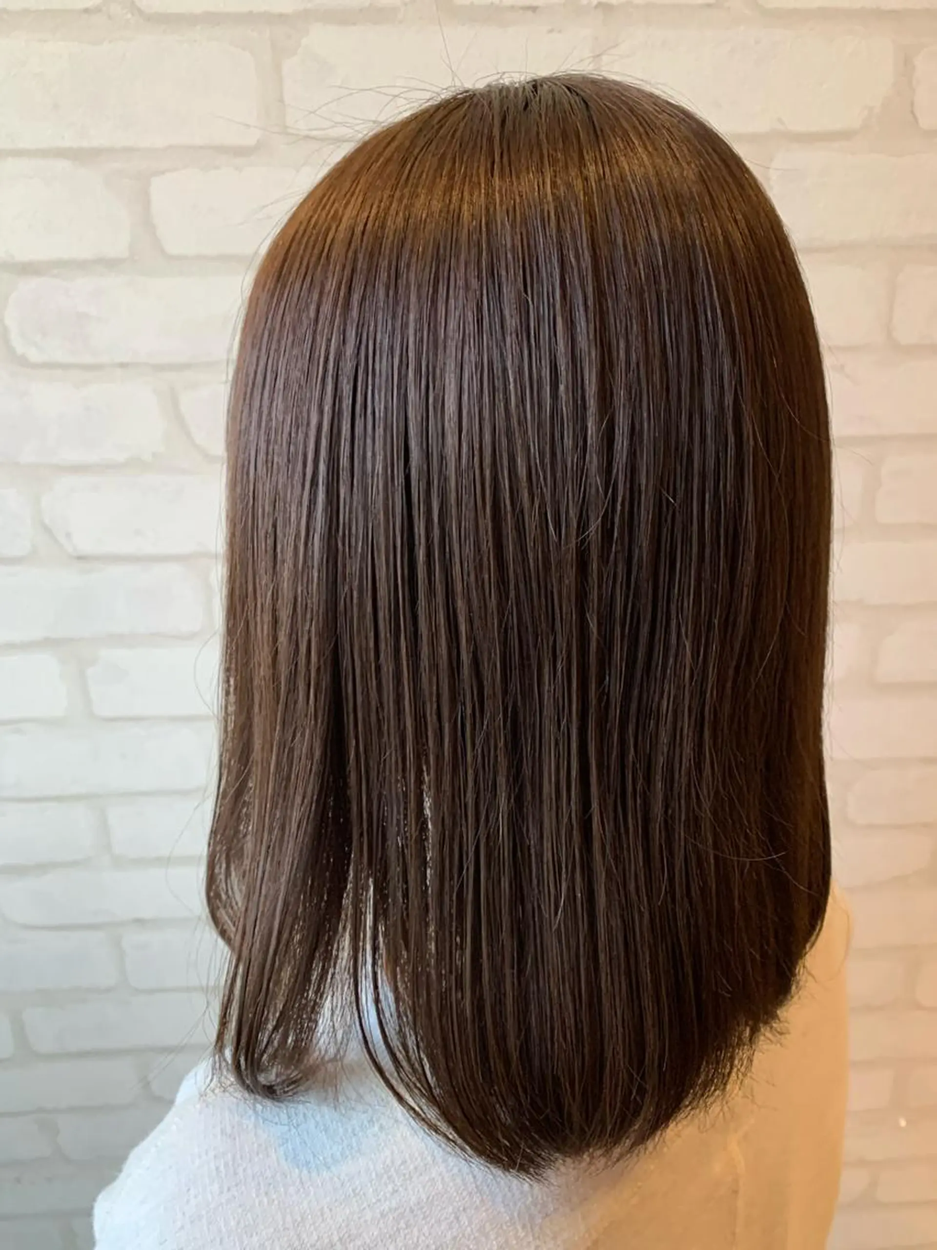 セミロング 秋葉 万柚子のヘアスタイル