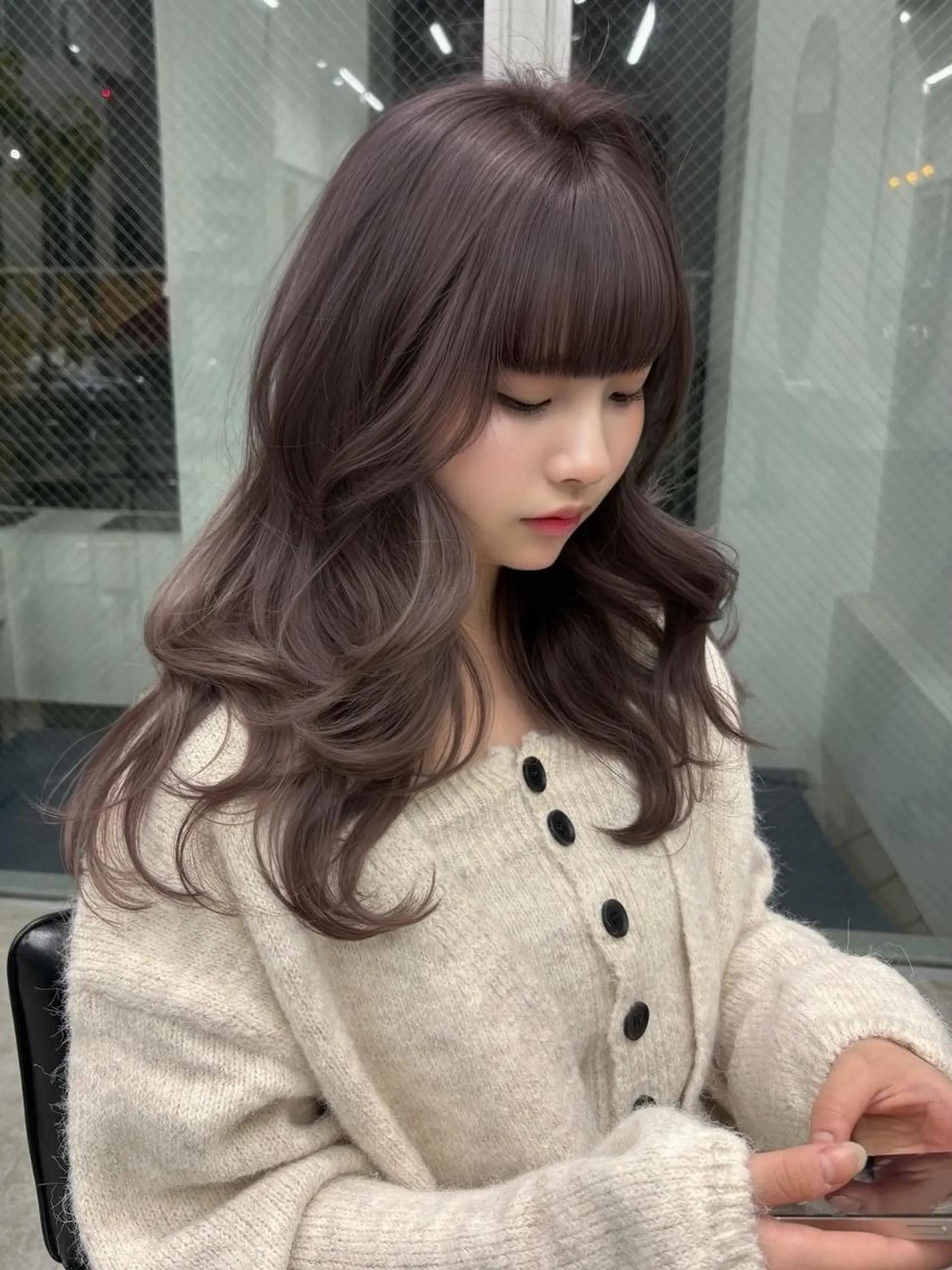 カラー セミロング 透明感カラー グレージュ ラベンダーカラー ラベンダーグレージュ ラベンダーグレー ヘアカラー ♡韓国ヘア♡ ブリーチ✨ハイトーンのヘアスタイル