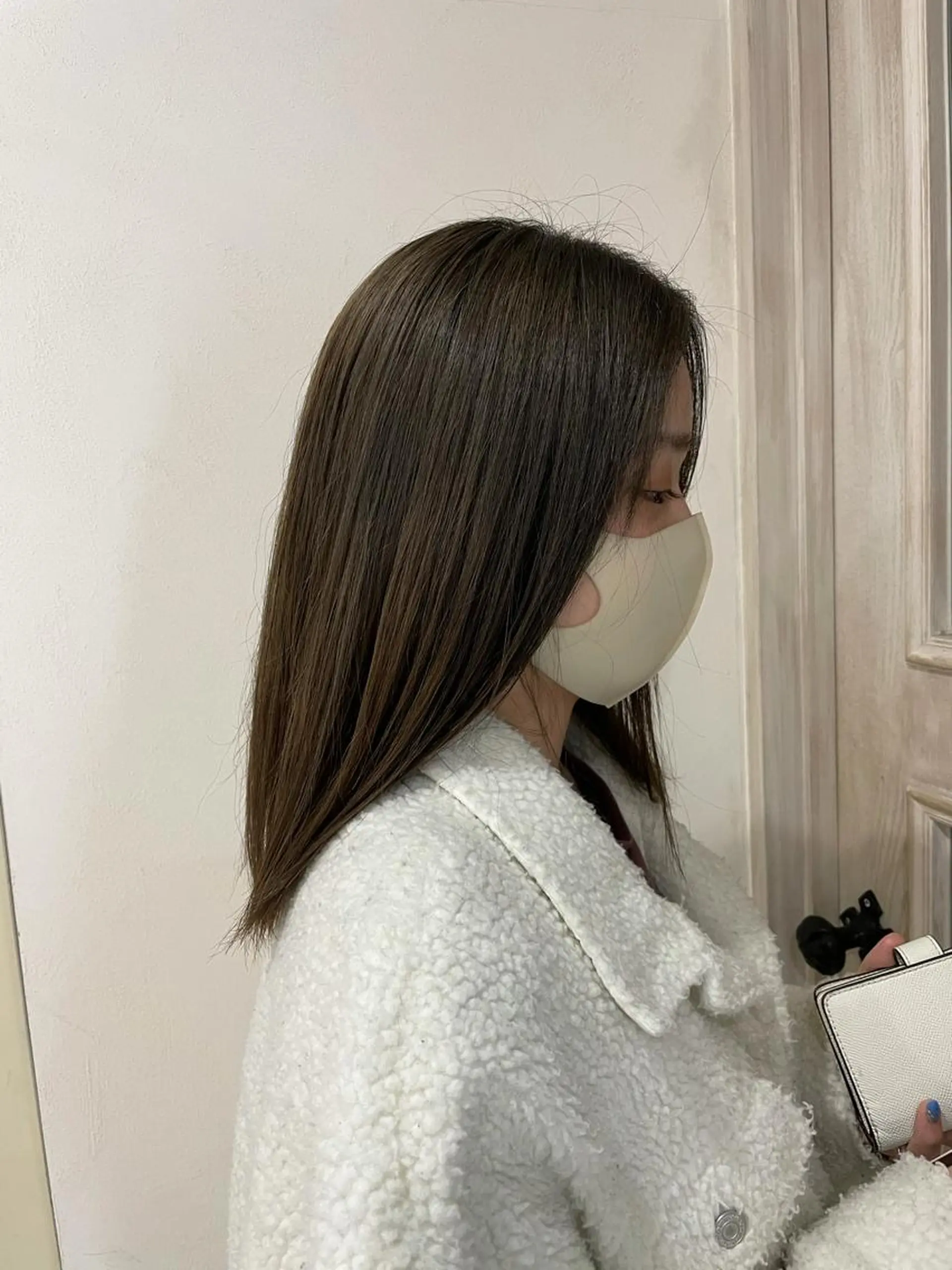 ミディアム カラー akane .のヘアスタイル