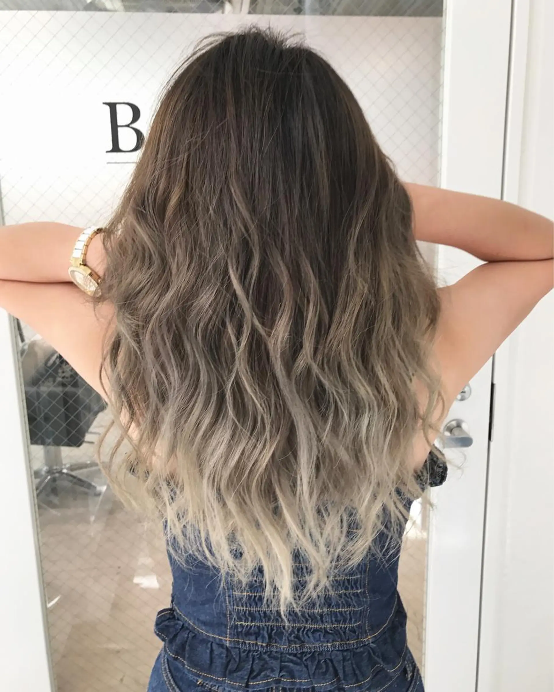 セミロング カラー ヘアアレンジ ヘアカラー トリートメント 縮毛矯正 髪質改善寺坂雄飛💐のヘアスタイル