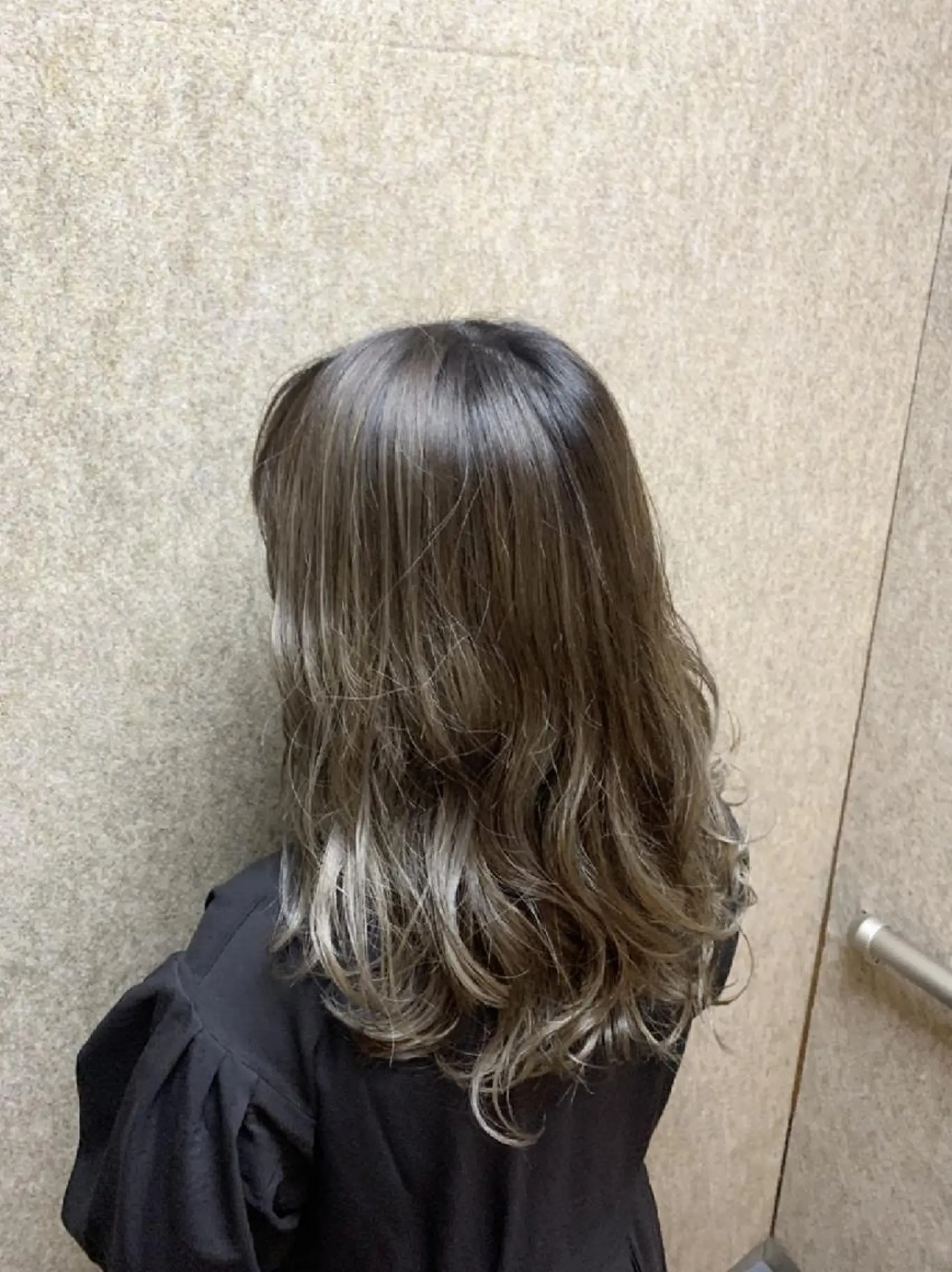 セミロング カラー 三上 晃一のヘアスタイル