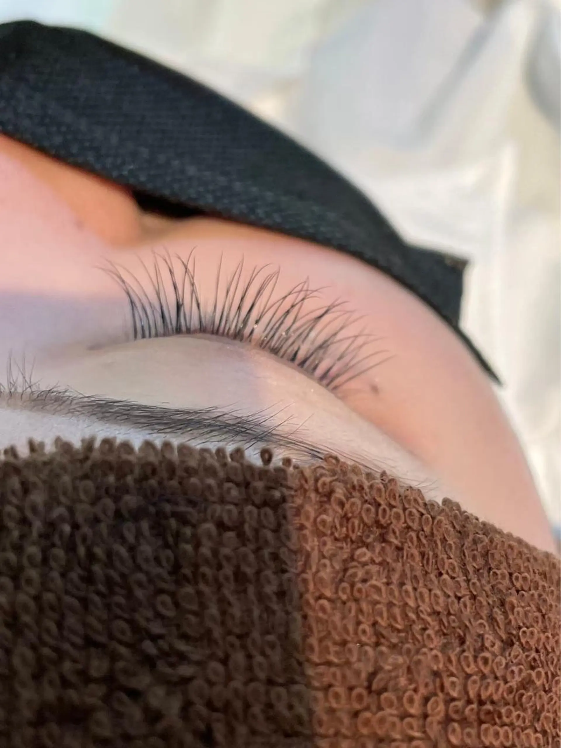 セミロング カラー マツエク・マツパ レイヤー/センター パート/坂本翔のヘアスタイル