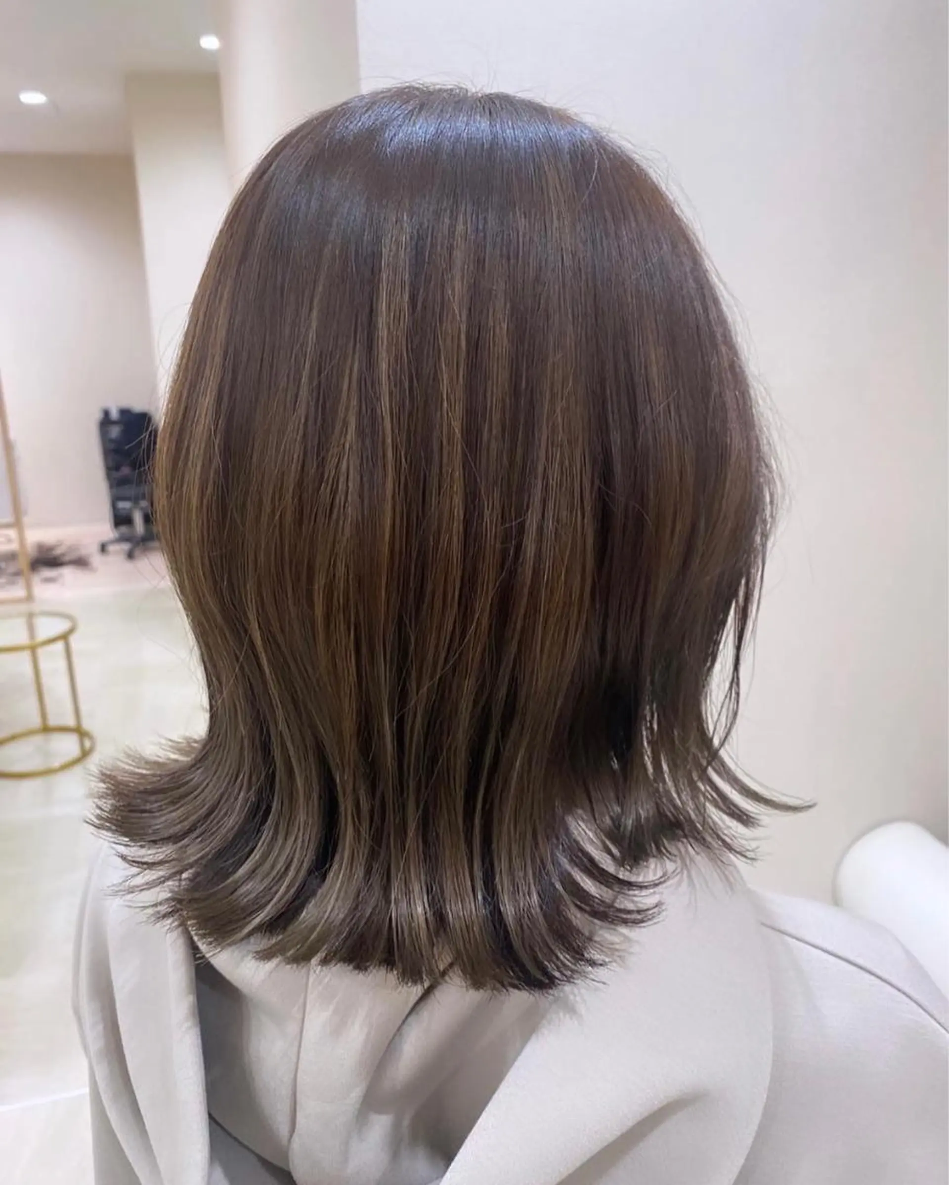 ミディアム ヘアカラー トリートメント ヘッドスパ mina .のヘアスタイル