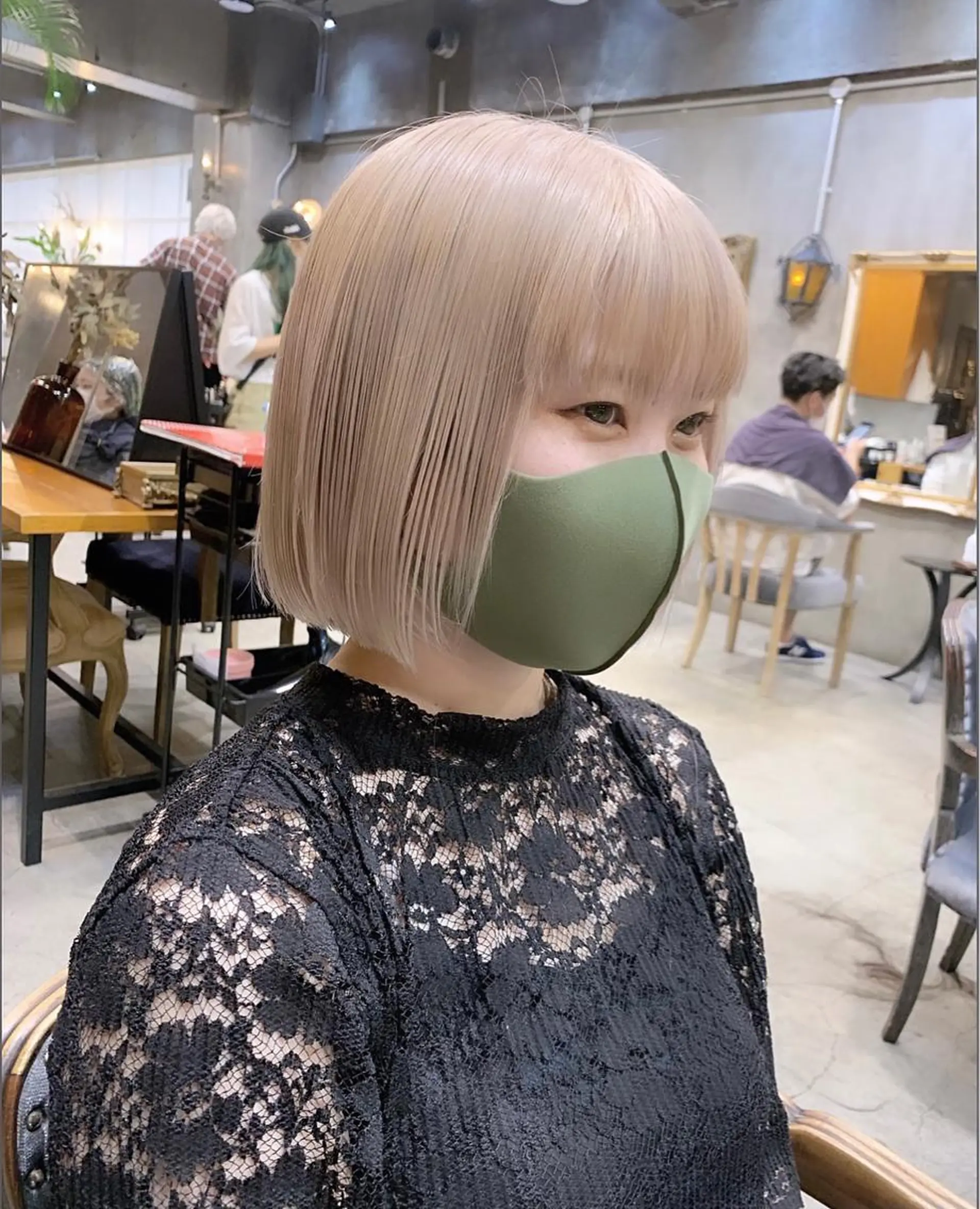 ミディアム カラー ハイトーンカラー 圧倒的デザイン力 店長🎨RENAのヘアスタイル