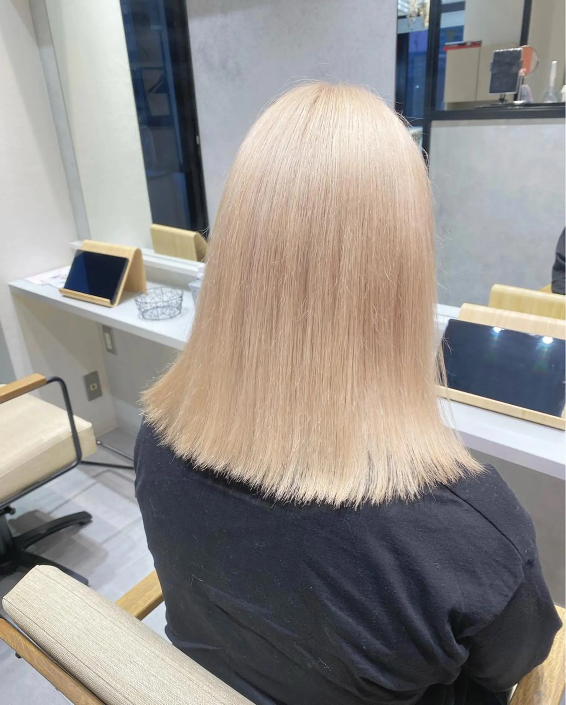 ミディアム デザイン🥇複雑履歴 ハイトーン特化のヘアスタイル